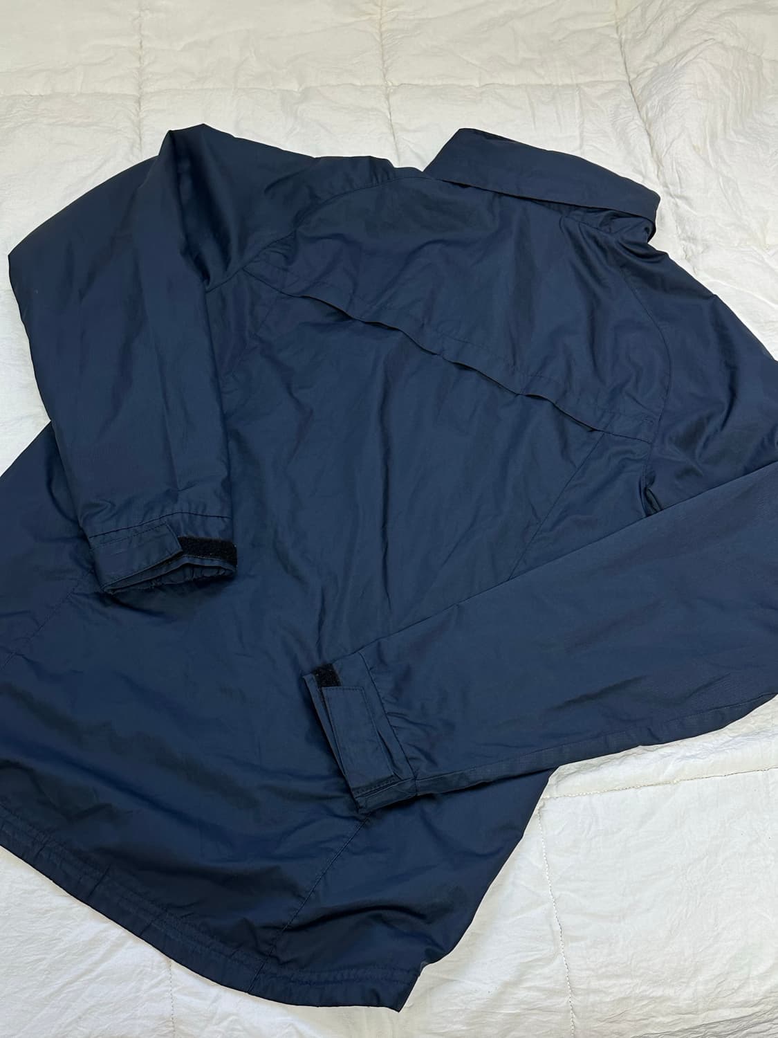 나이키 바르샤 카타르 패커블 바람막이 미디움  축구 유산소 상품이미지3