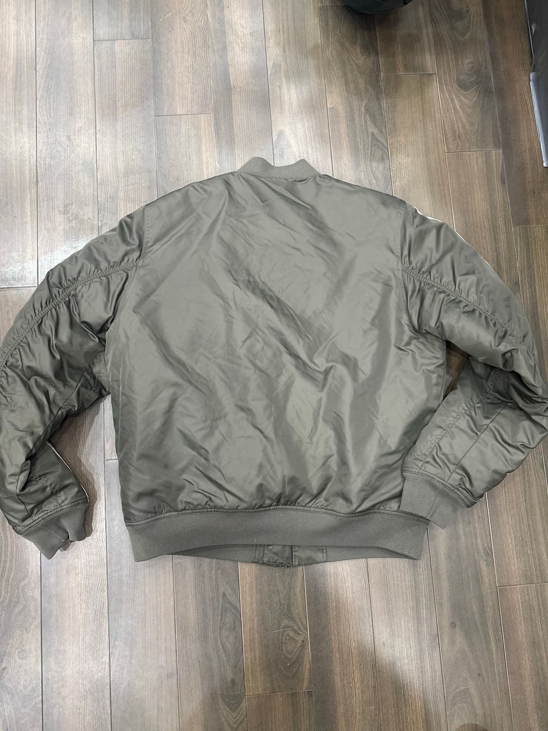 아디다스 오리지널3선 봄버 패디드 자켓 xxl  상품이미지2