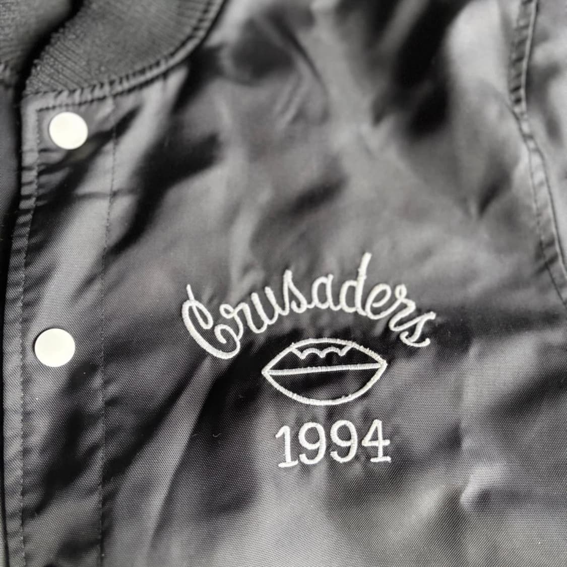 슈프림 크루세이더스 나일론 바시티 자켓 블랙 상품이미지2