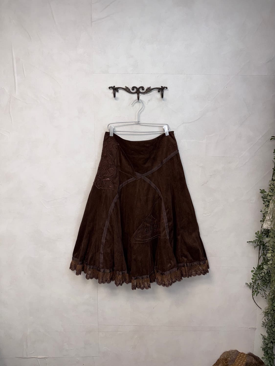 Dark brown oriental floral line lace sk 상품이미지2