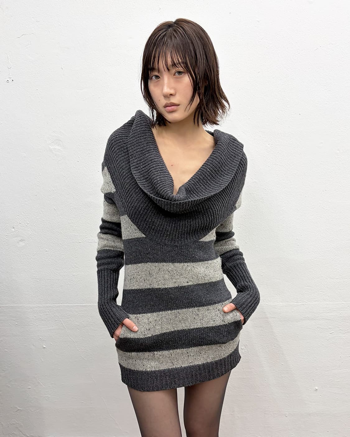 띠어리 오프 숄더 스트라이프 니트 원피스 상품이미지1