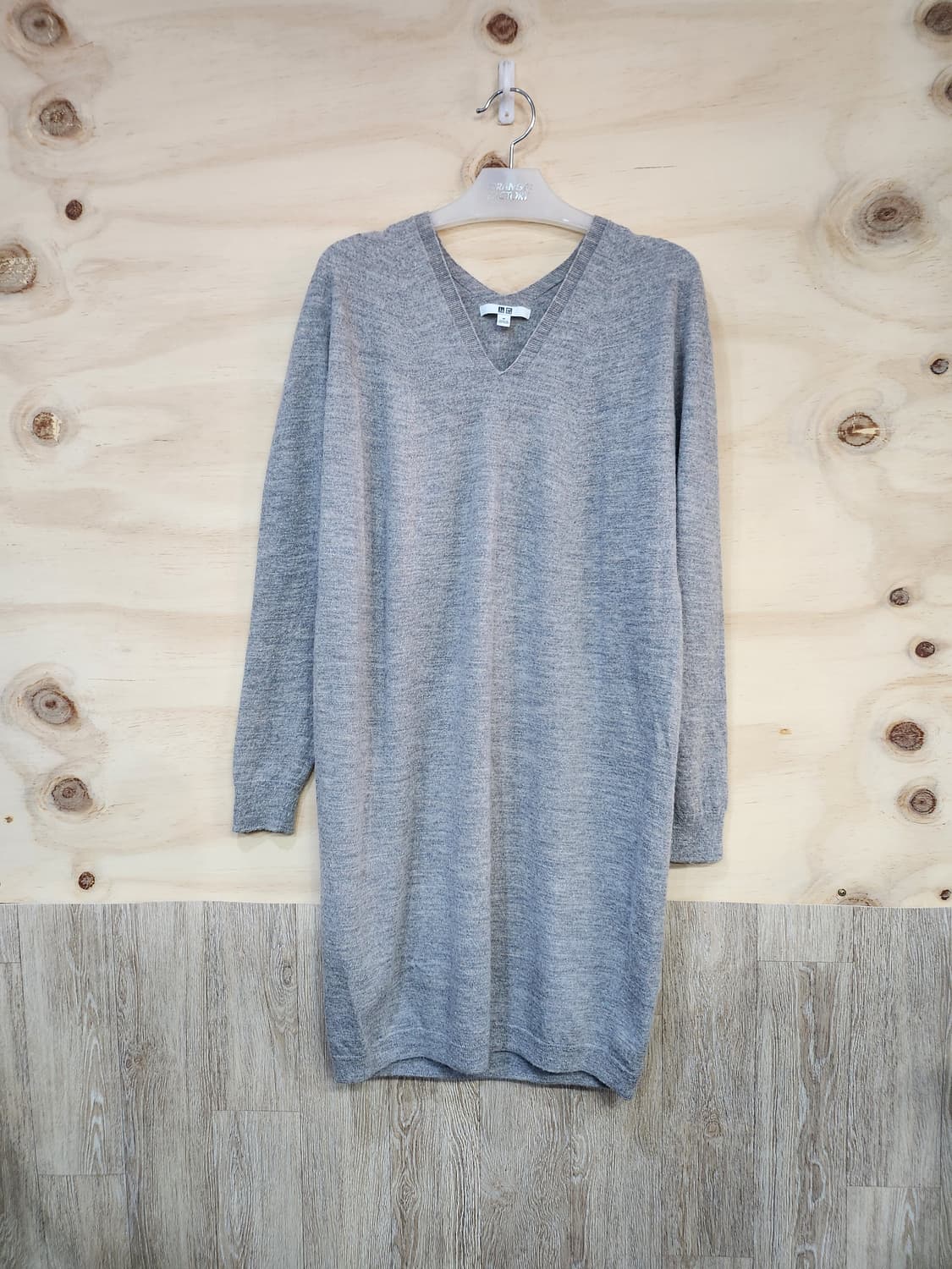 399) 유니클로 V넥 니트 미디 원피스 상품이미지1