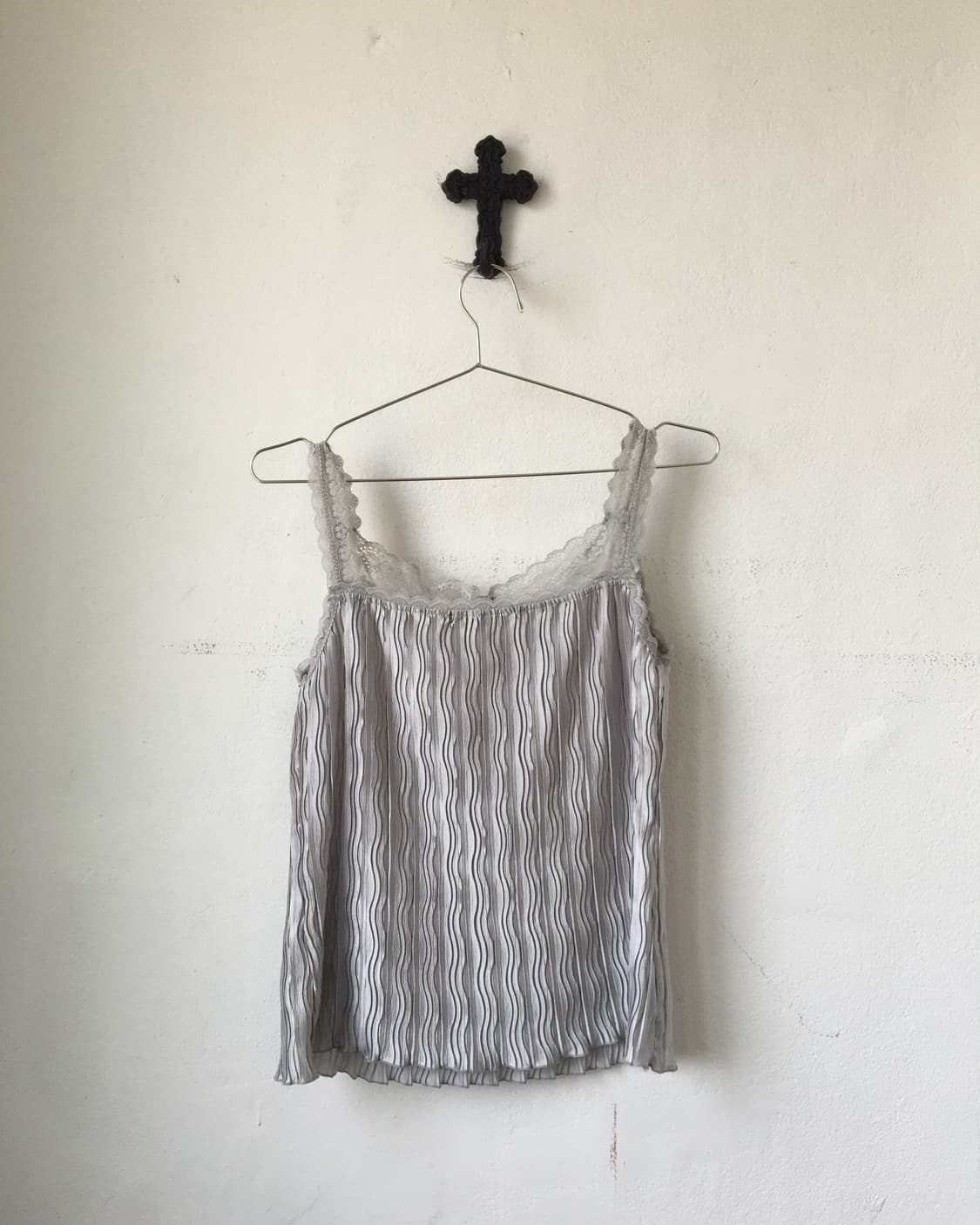 Lace trimming pleats sleeveless 상품이미지2