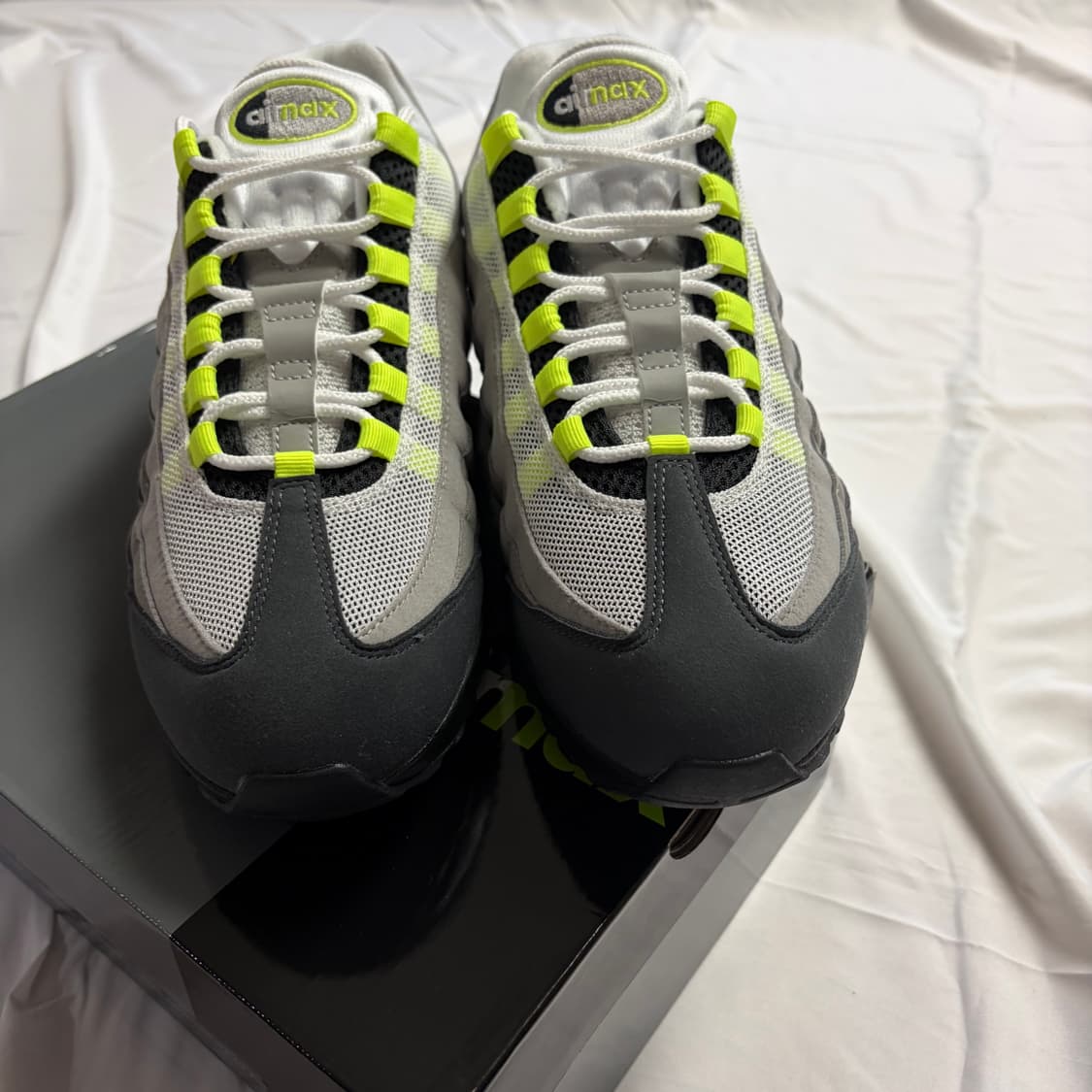 [새상품] (285) 나이키 에어맥스 95 네온 2025 상품이미지5