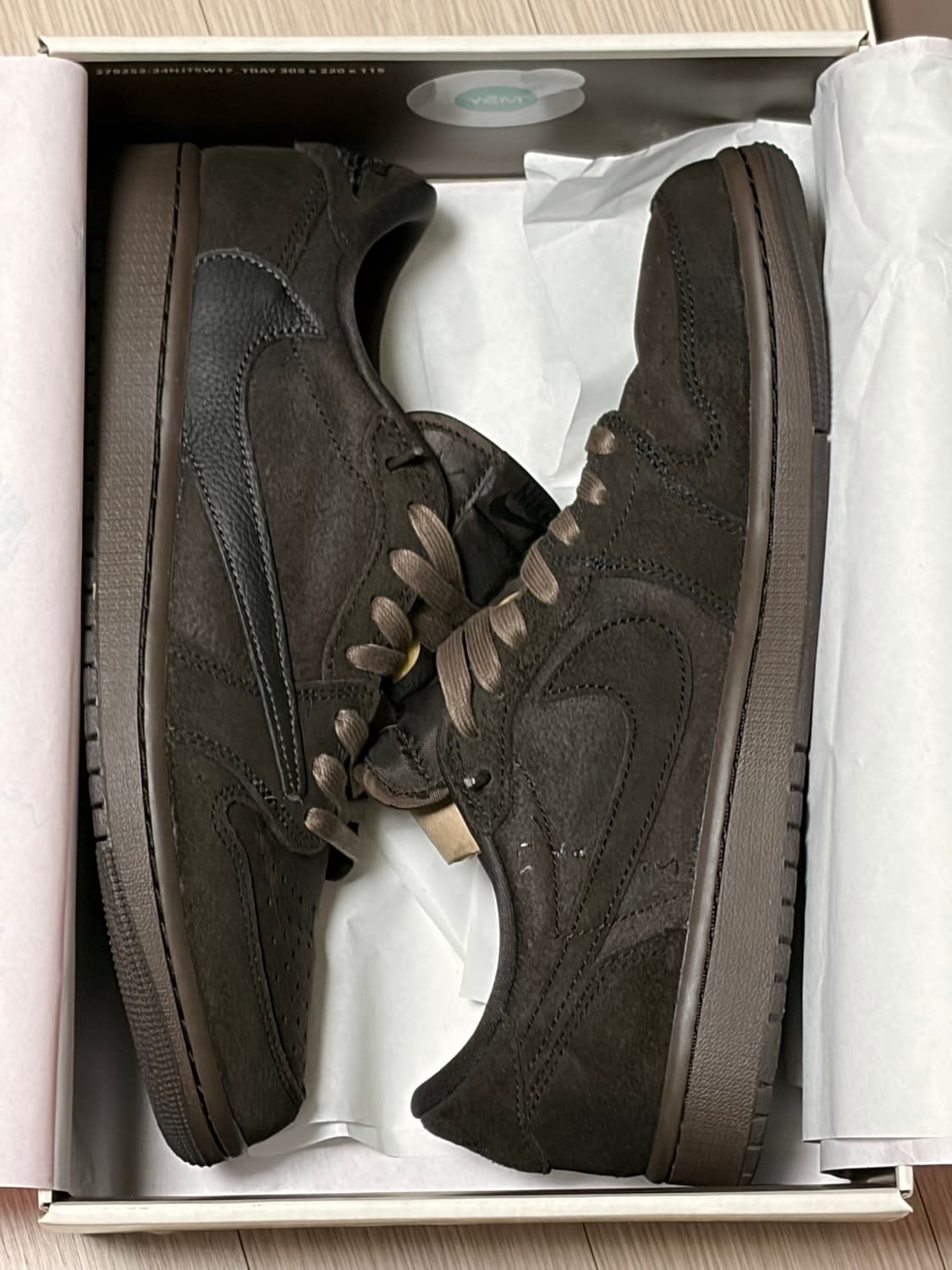 270 조던1 트래비스 스캇 벨벳 상품이미지6