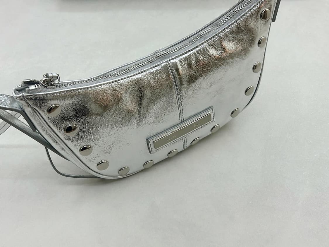 마뗑킴 가방 스터드 레더 실버 숄더백 상품이미지3
