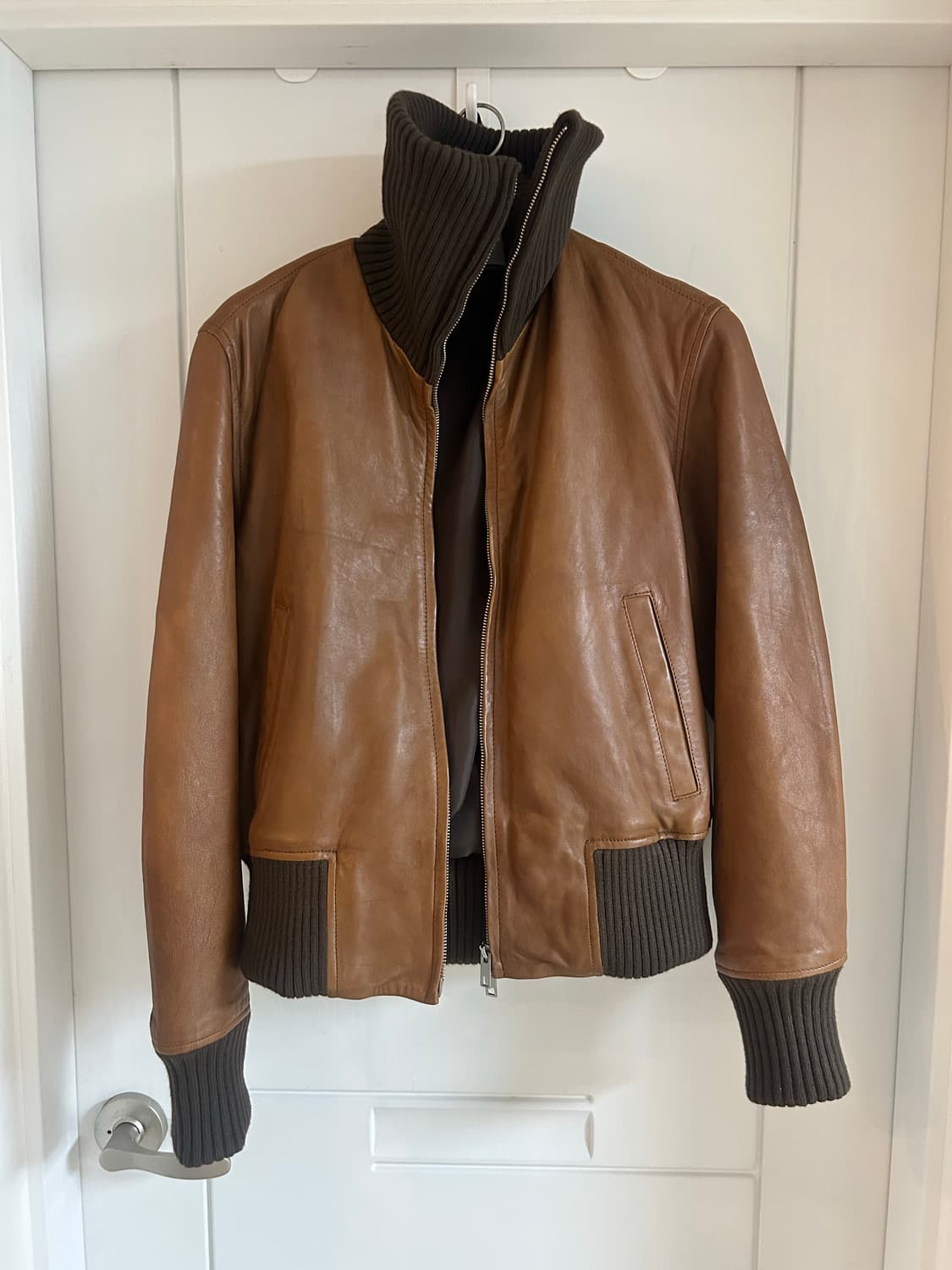 자라 하이넥 레더자켓 L->XL 교환 상품이미지1