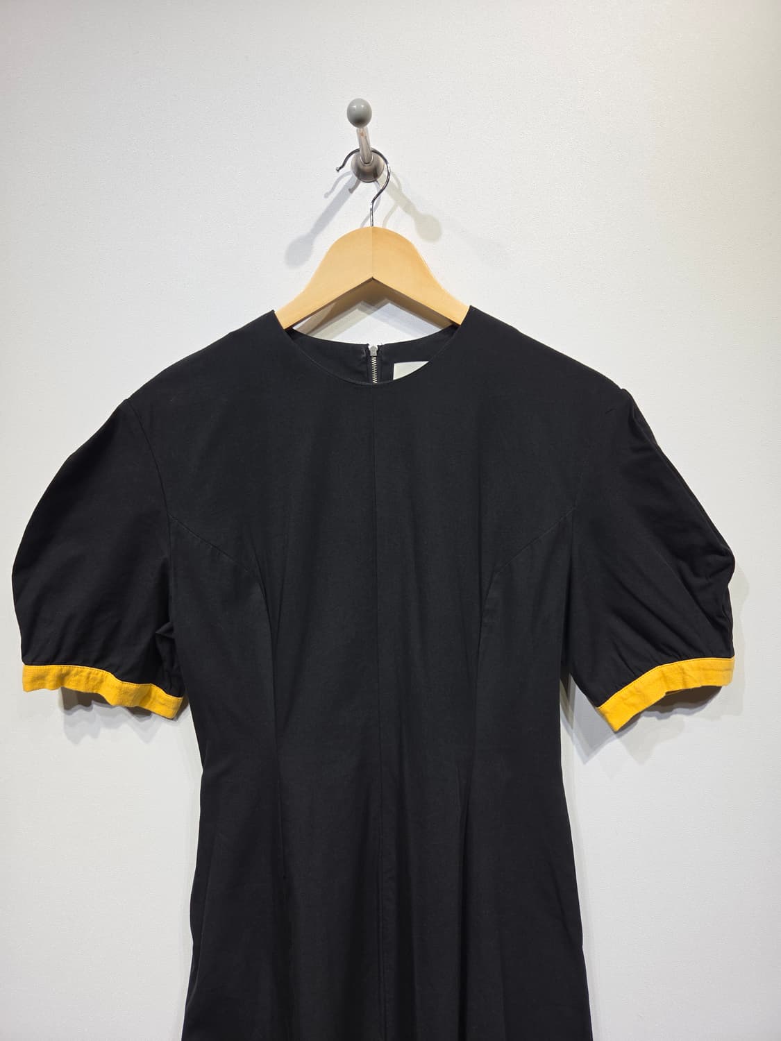 ANDYOU 앤유 블랙 퍼프 배색 롱 원피스 상품이미지3