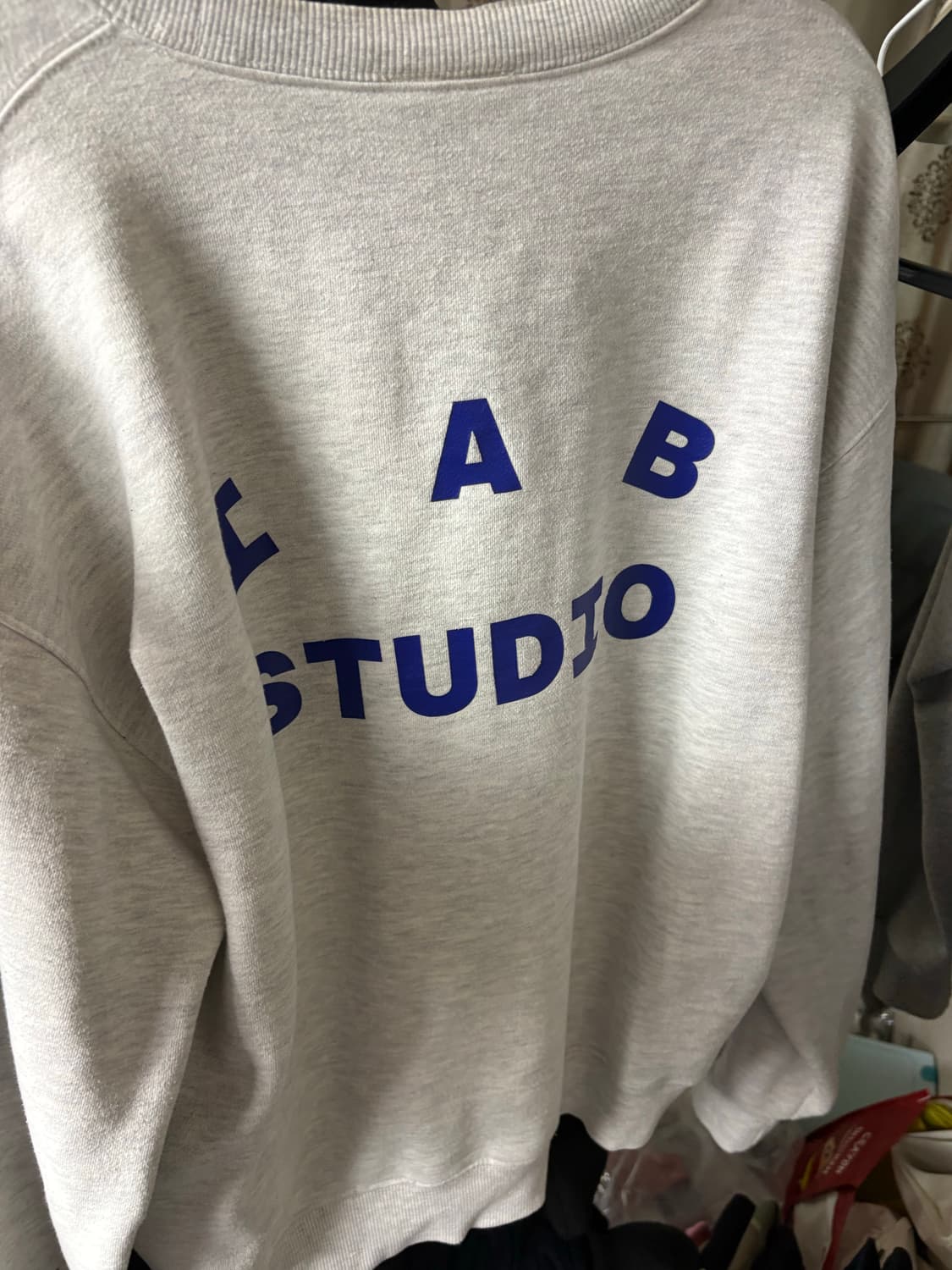 아이앱 스튜디오 스웨트셔츠 라이트 그레이 - 23FW M 상품이미지4