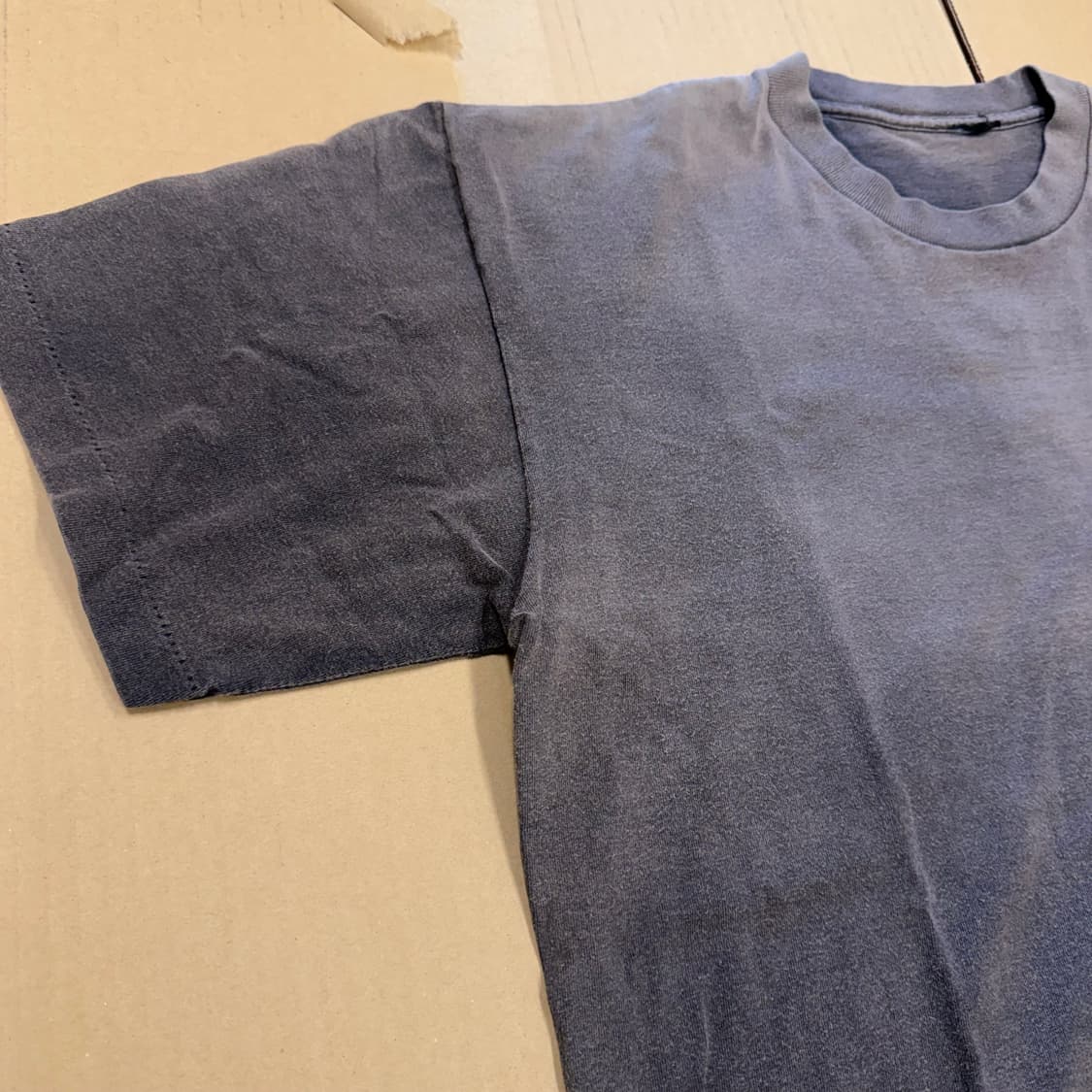 90s Vintage Sun Faded Blank Pocket Tee 상품이미지3