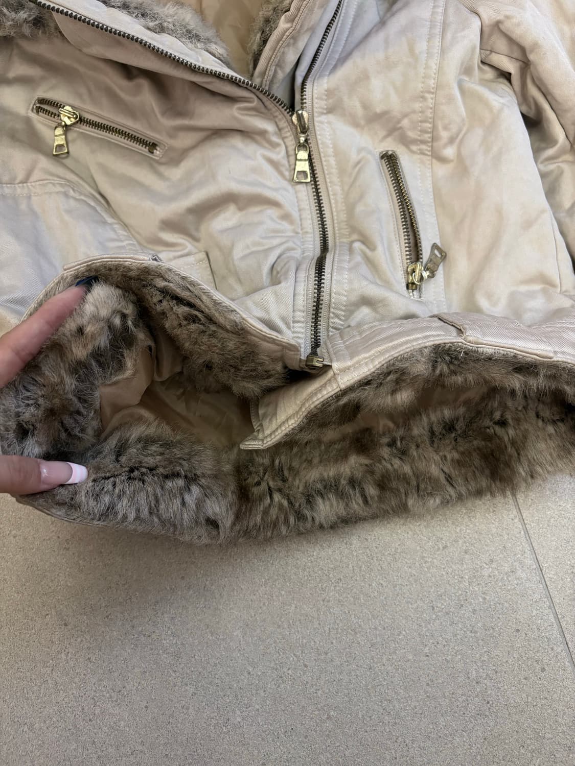 연 베이지 퍼 자켓 상품이미지6