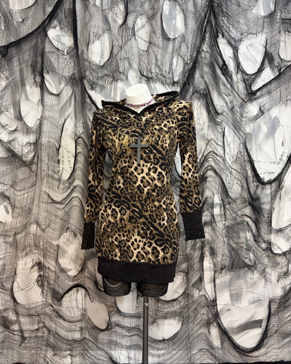 Onegyaru Leopard cubic hoodie one piece 상품이미지1