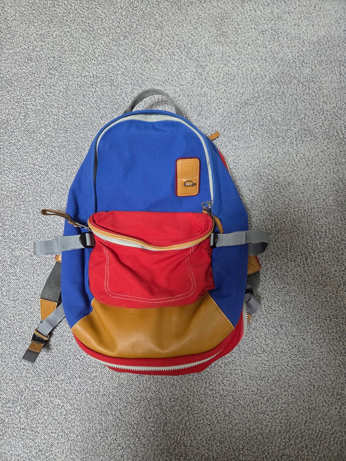 로에베 네이처시즌 백팩 상품이미지1