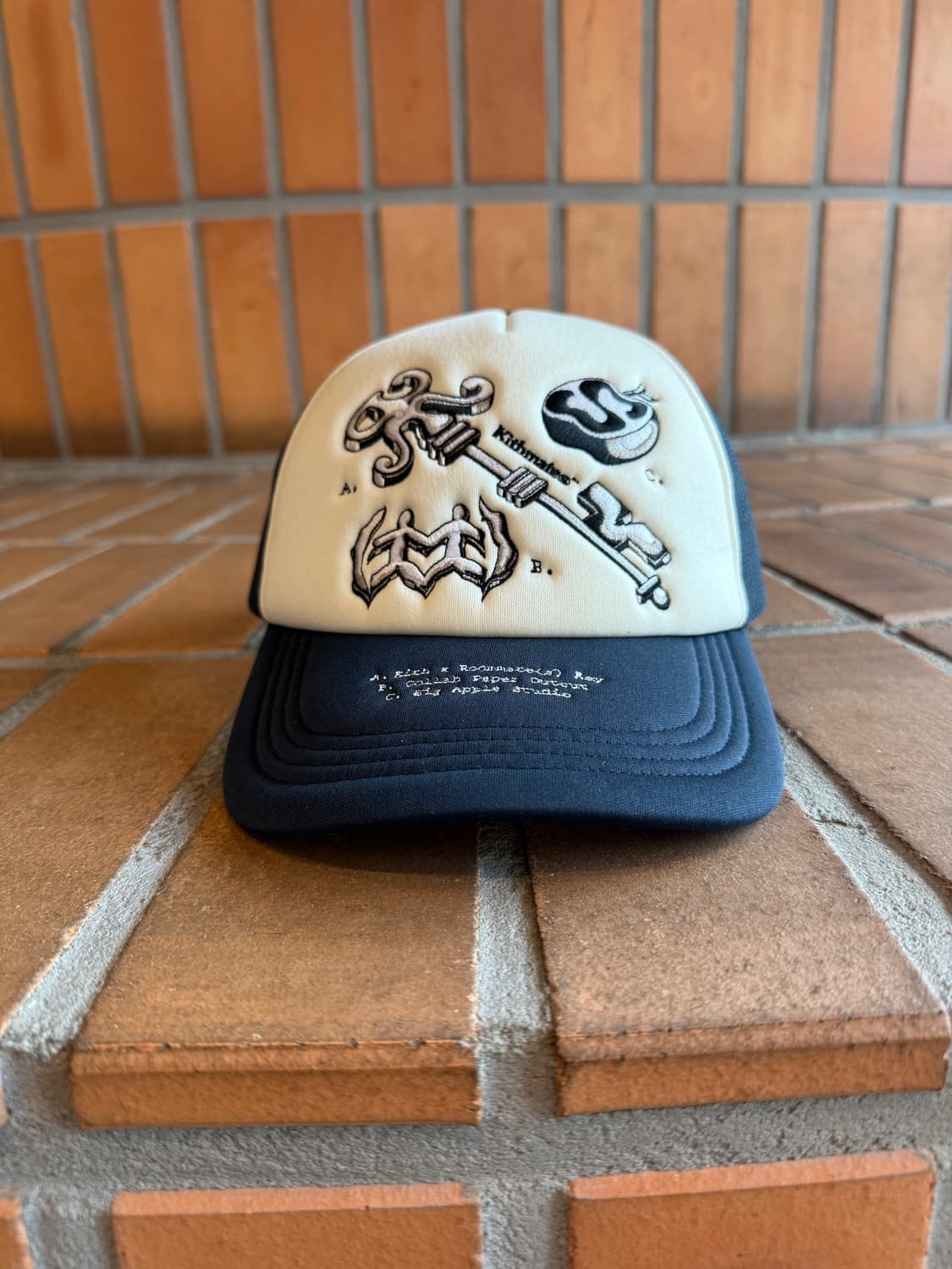 KITH Exclusive Trucker Cap 키스 트러커 모자 상품이미지1