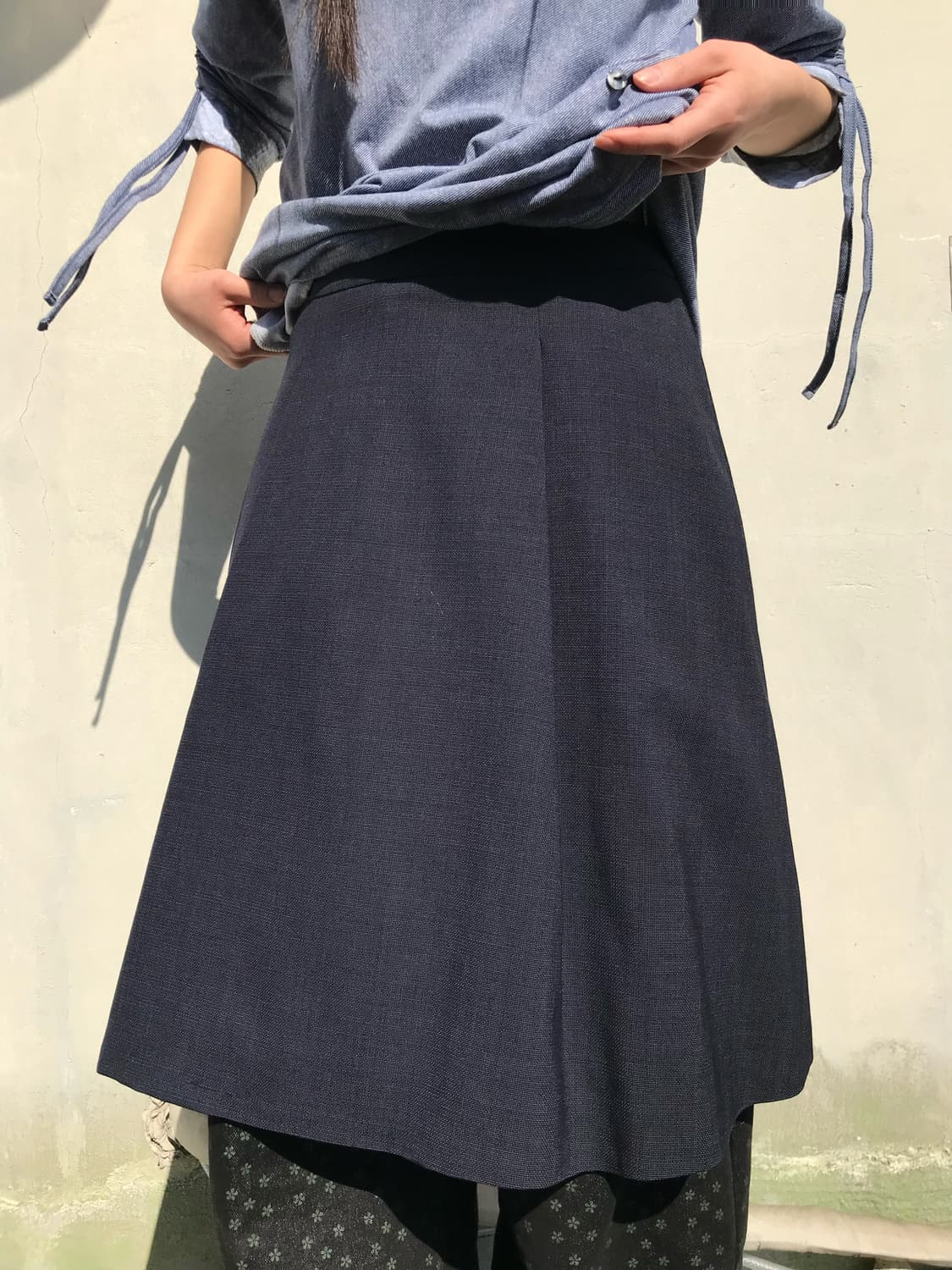 네이비 레이어드 미디 스커트  상품이미지2