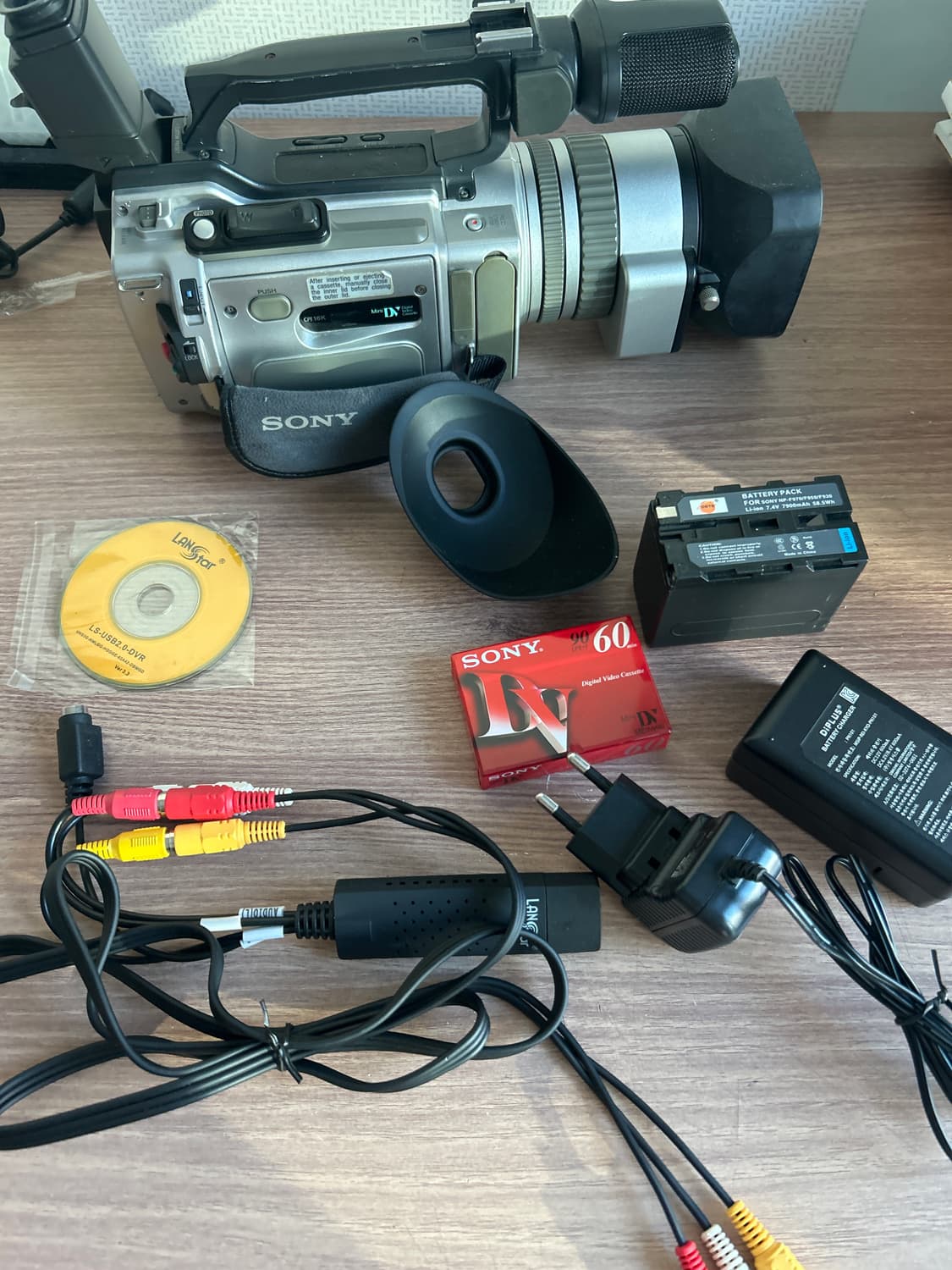 소니 DCR-VX2000 6mm 캠코더 상품이미지9