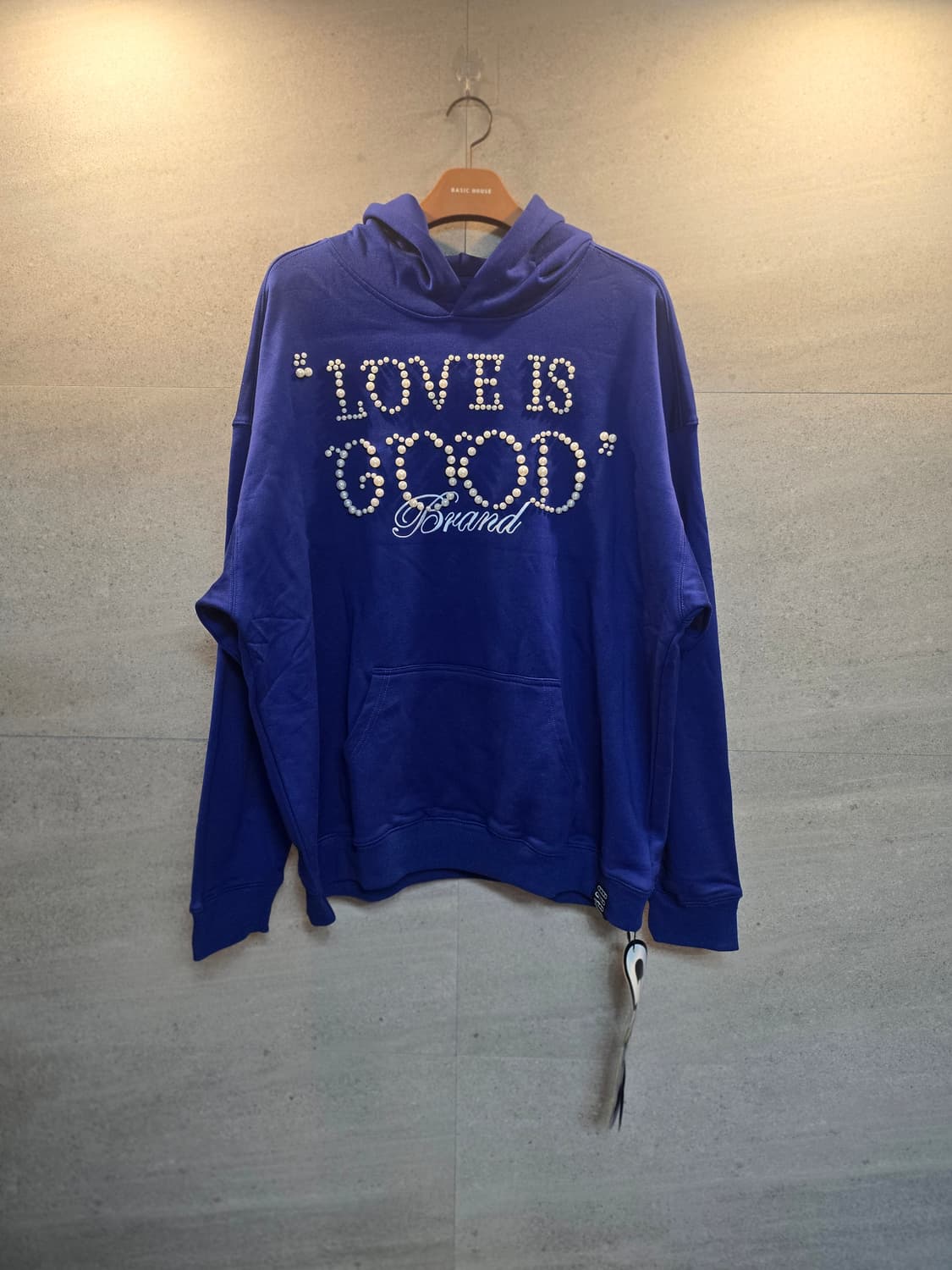 LOVE IS GOOD. 펄 로고 후드티 상품이미지1