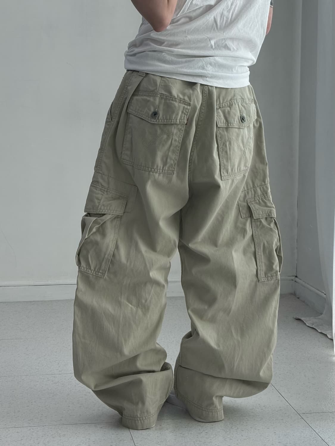 리바이스 라이트 베이지 카고팬츠 상품이미지4
