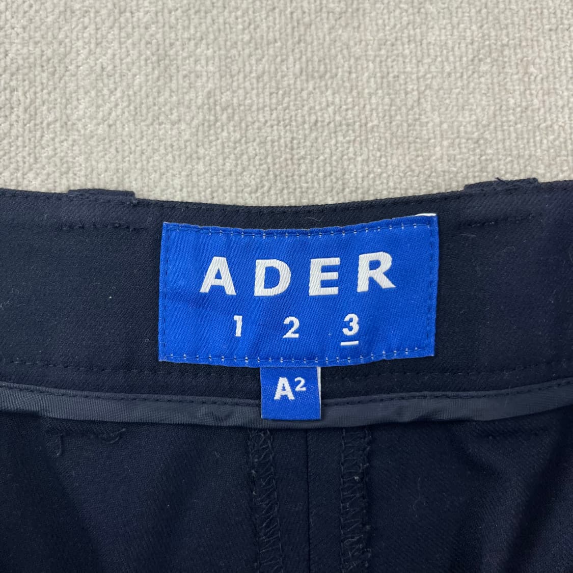 32 아더에러 투턱 네이비 치노팬츠 상품이미지4