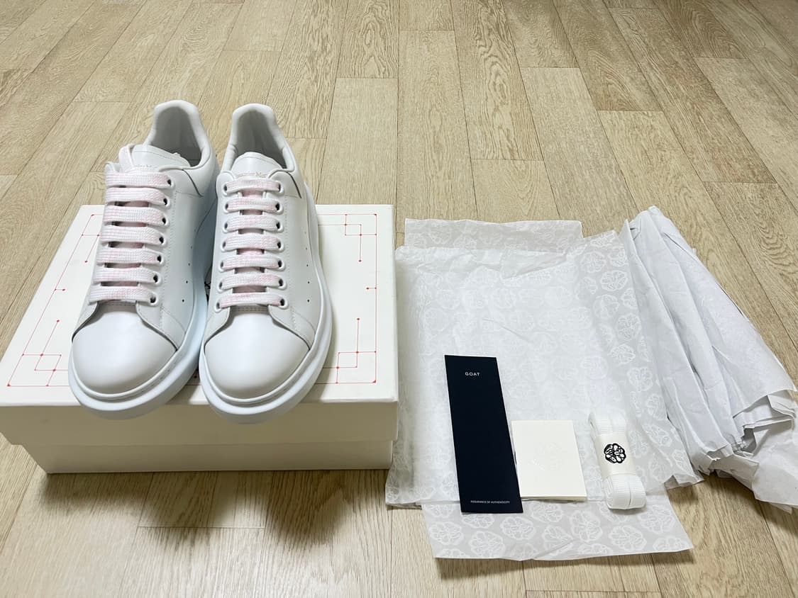 W40 알렉산더 맥퀸 오버솔 화이트 상품이미지1