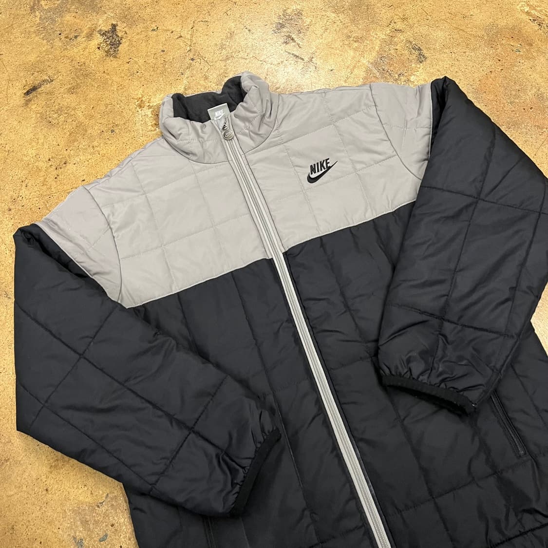 [정품/M] 나이키 퀼팅 패딩 점퍼 블랙 회색 b16 상품이미지1