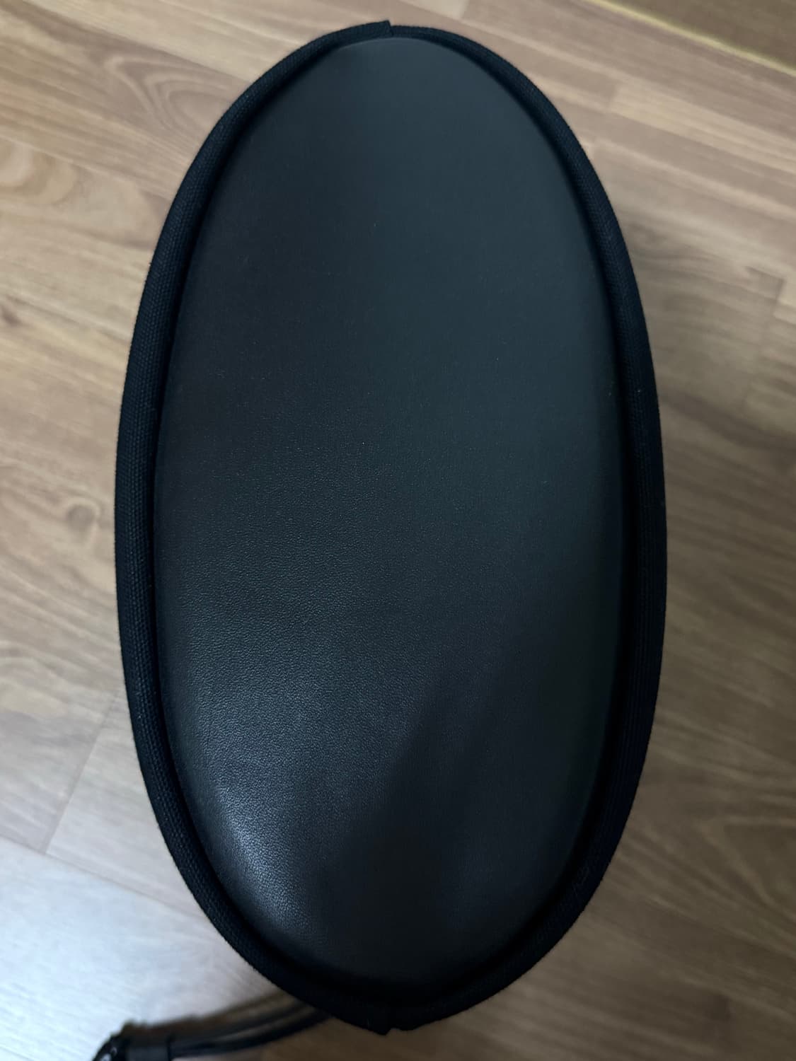 투티에 코키 버킷백 블랙 상품이미지3