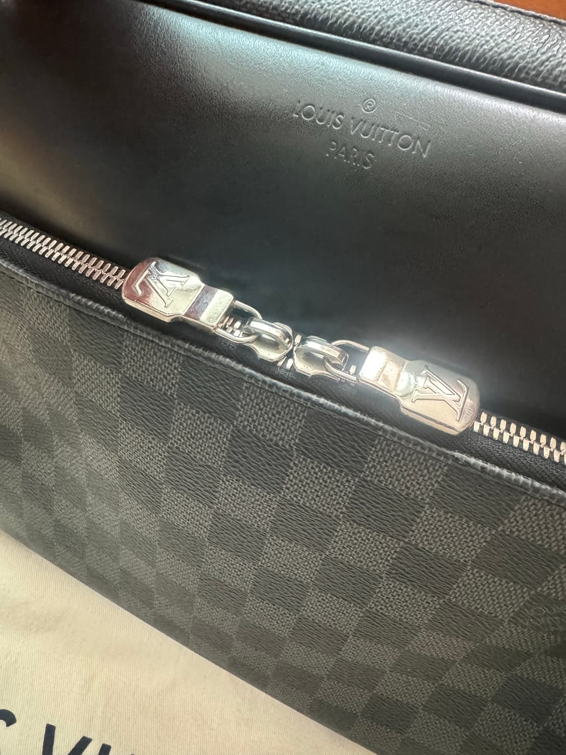 정품 루이비통 가방 크로스백 디스트릭스 상품이미지2