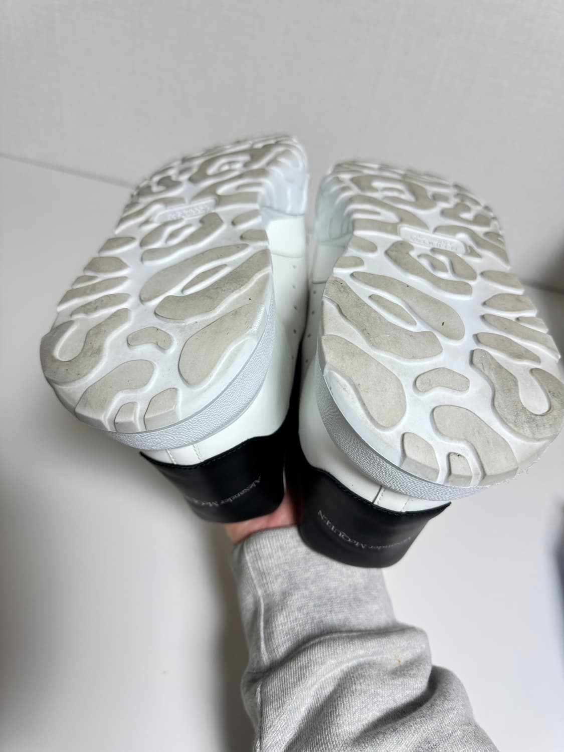 알렉산더 맥퀸 43 사이즈 275-280 상품이미지4