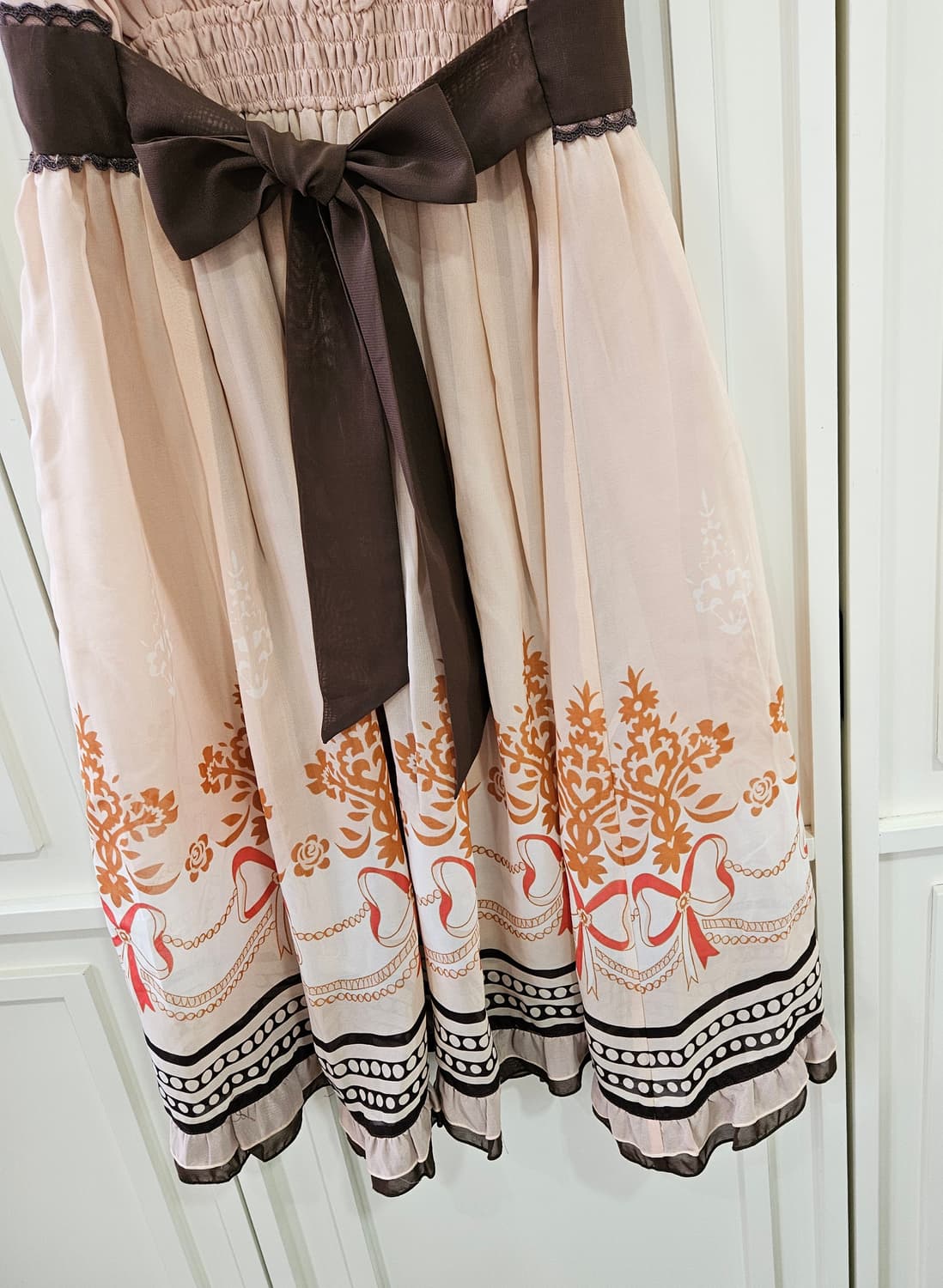 엑시즈팜 (axes femme) 초콜릿무드 리본 프린트 원피스 상품이미지8