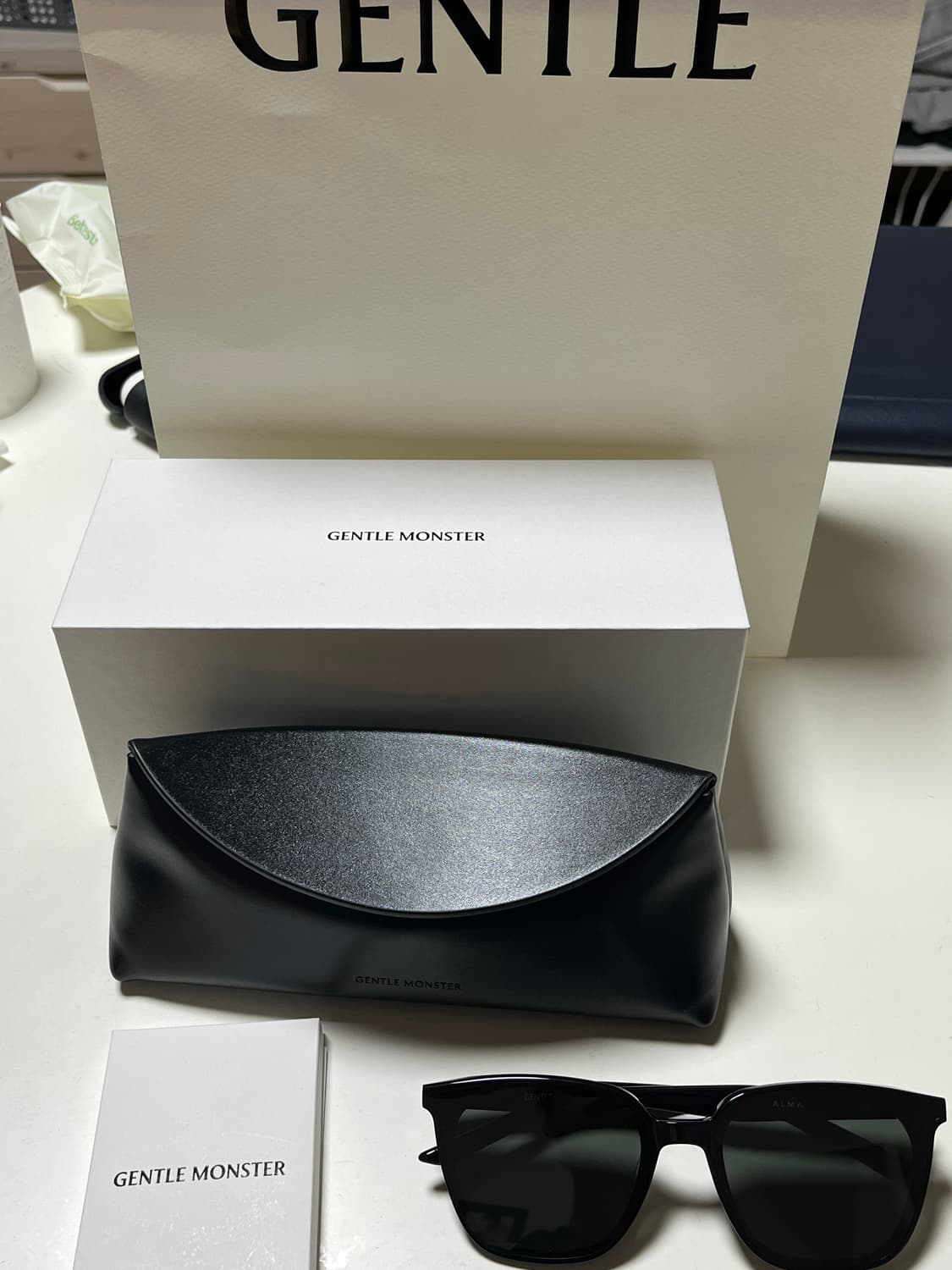 젠틀몬스터 알마1 블랙 상품이미지2
