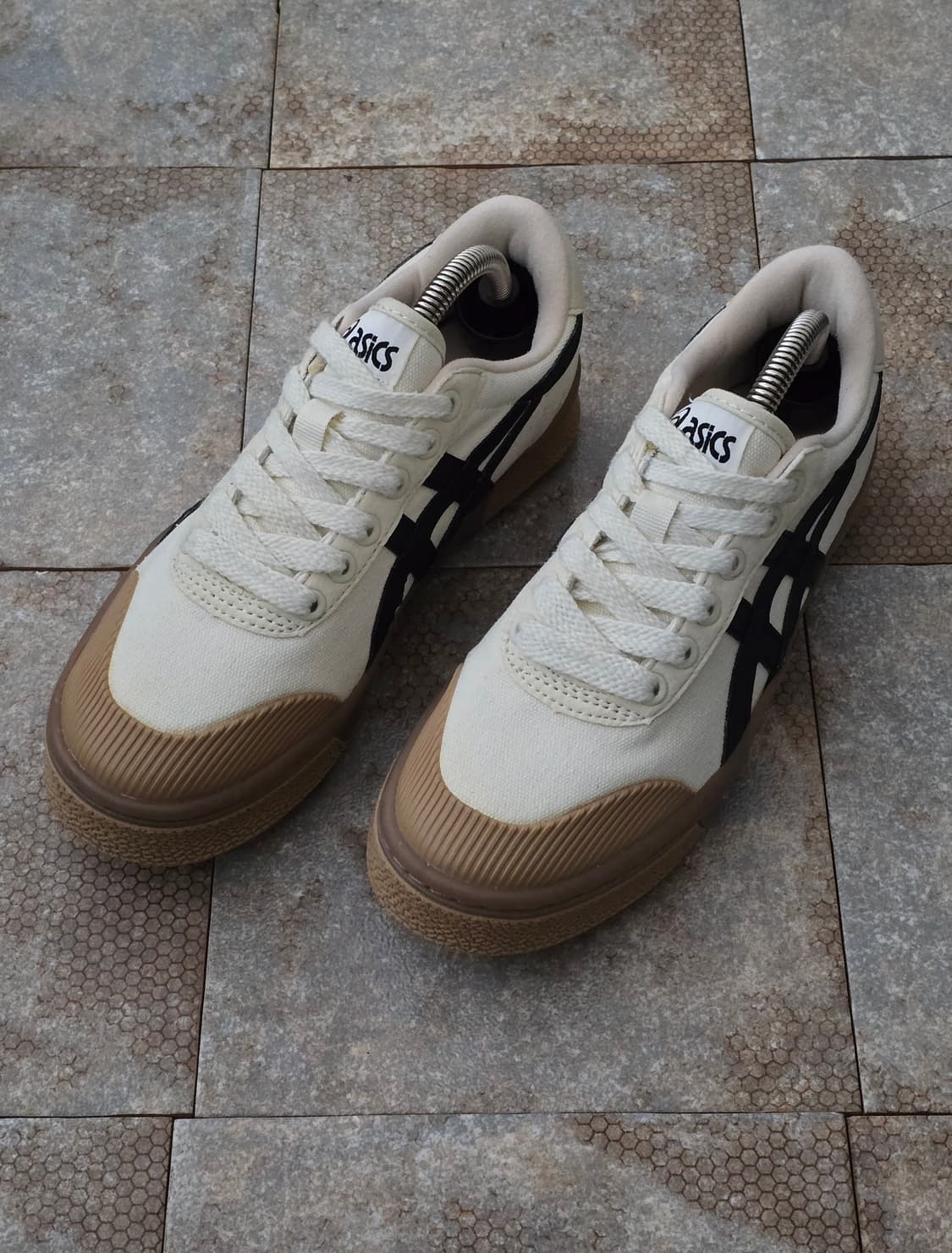 (240)아식스 코트 트레일 베이지 블랙 상품이미지1