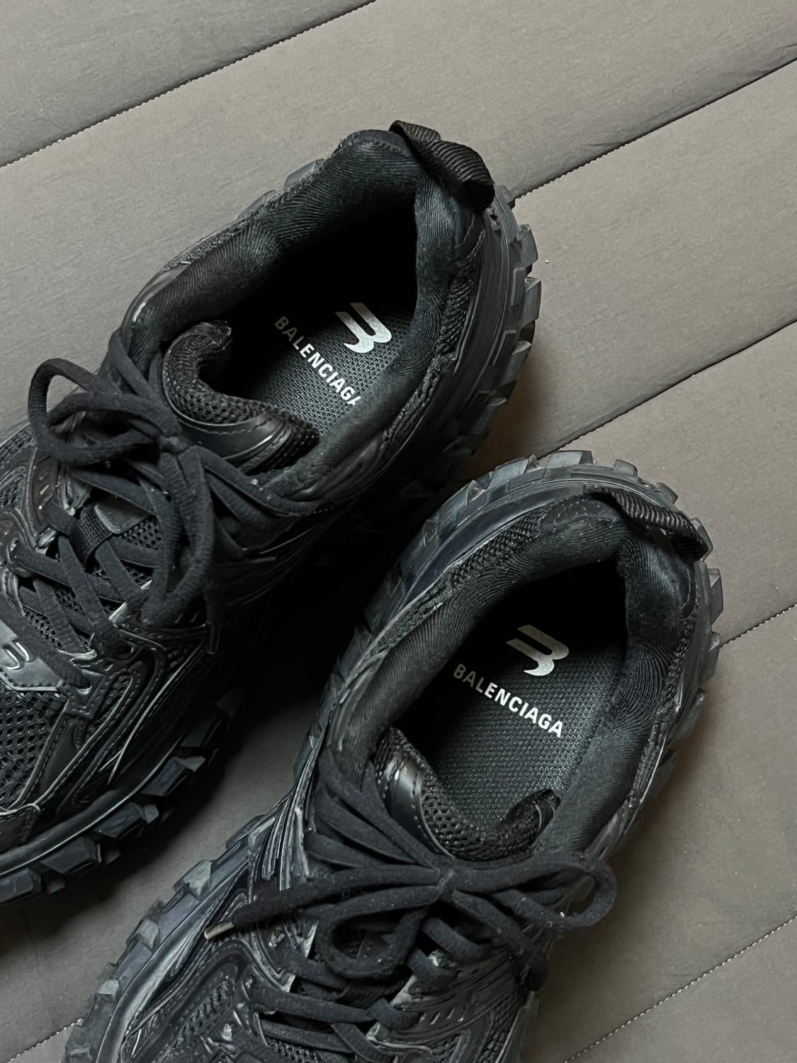 발렌시아가 디펜더  상품이미지4