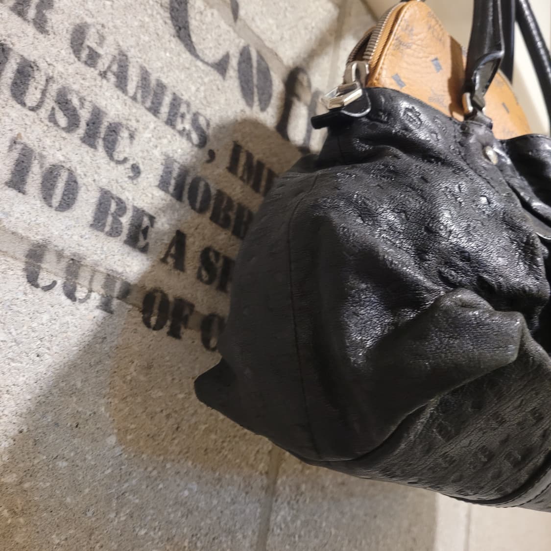 MCM 비세토스 레더 핸드백  상품이미지5