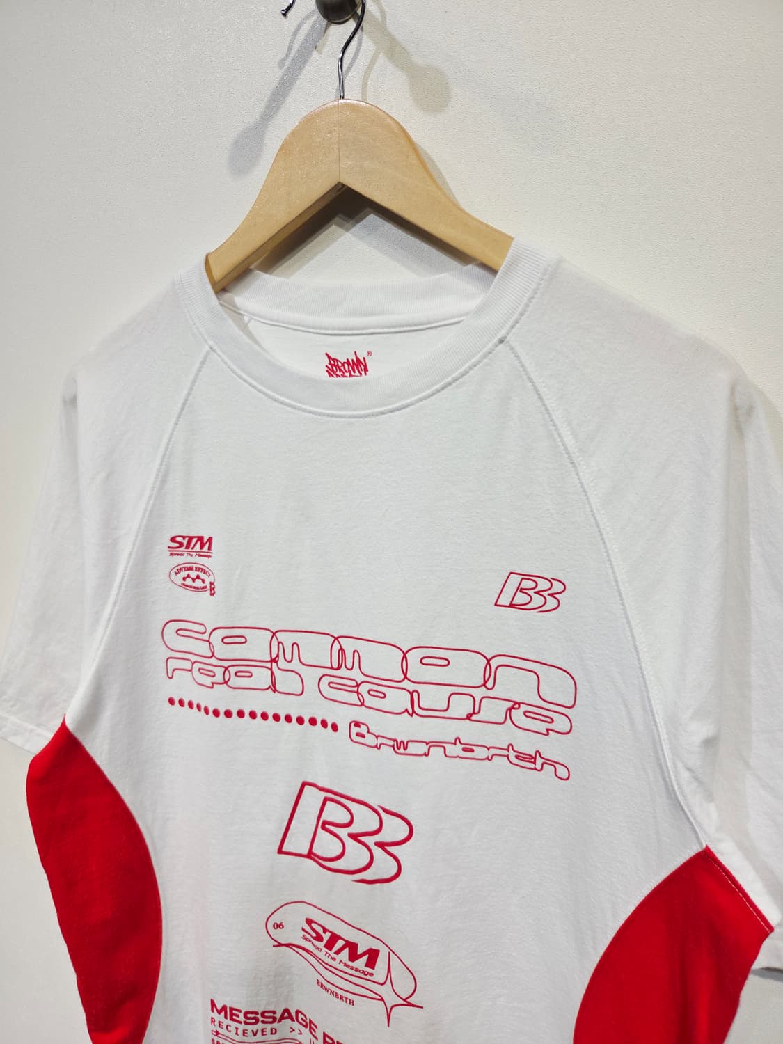 브라운브레스 그래픽 배색 라글란 반팔 티셔츠 상품이미지3