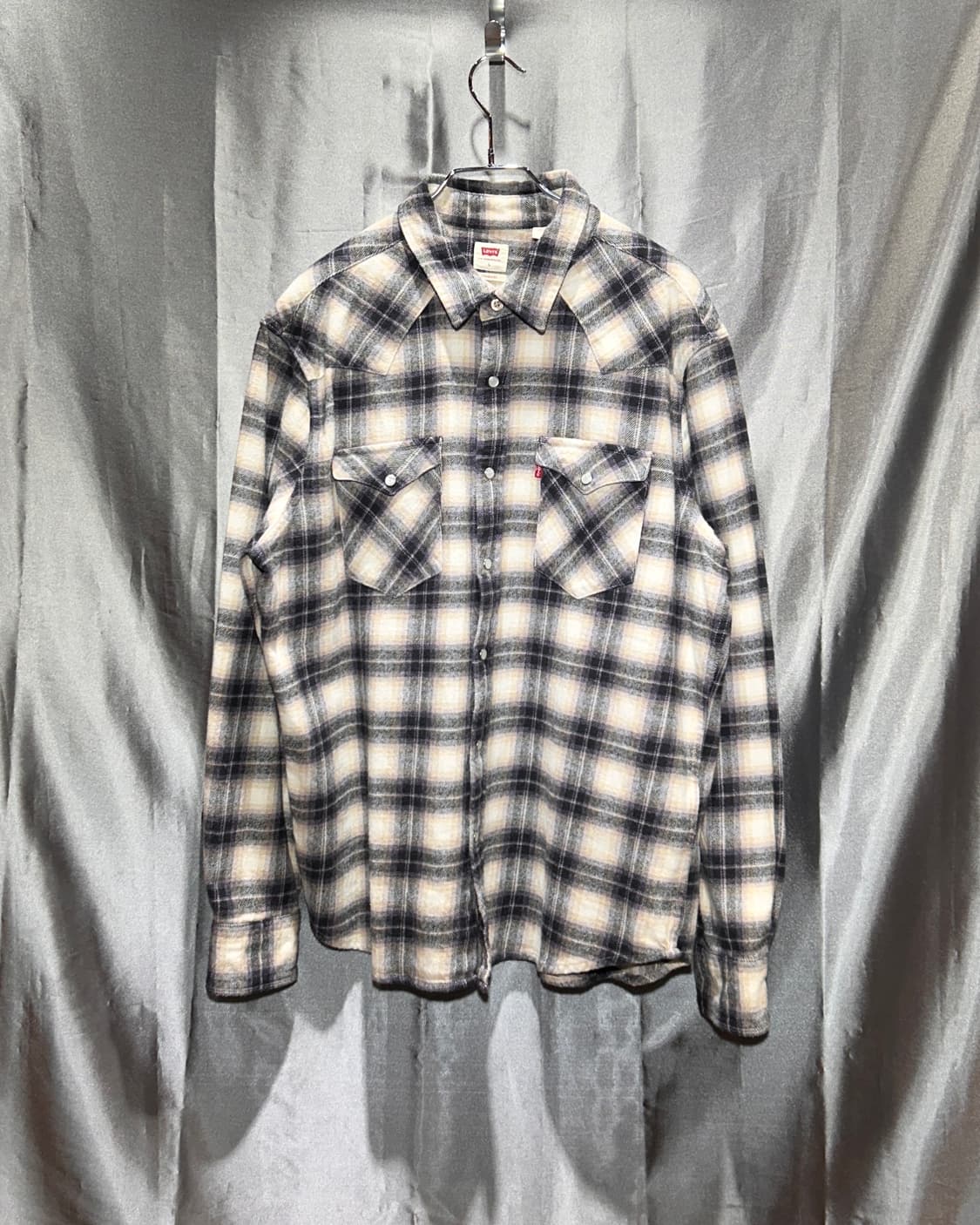 L 리바이스 클래식 모노톤 화이트 체크셔츠 상품이미지2