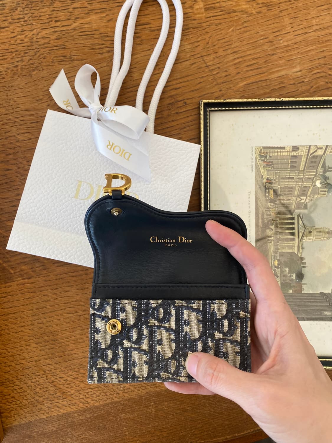 디올 새들 블룸 카드 지갑 (블루 오블리크 자카드) 상품이미지2