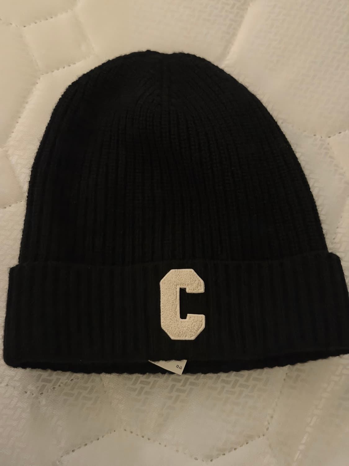 셀린느 이니셜 비니 인 립 울 블랙 상품이미지1