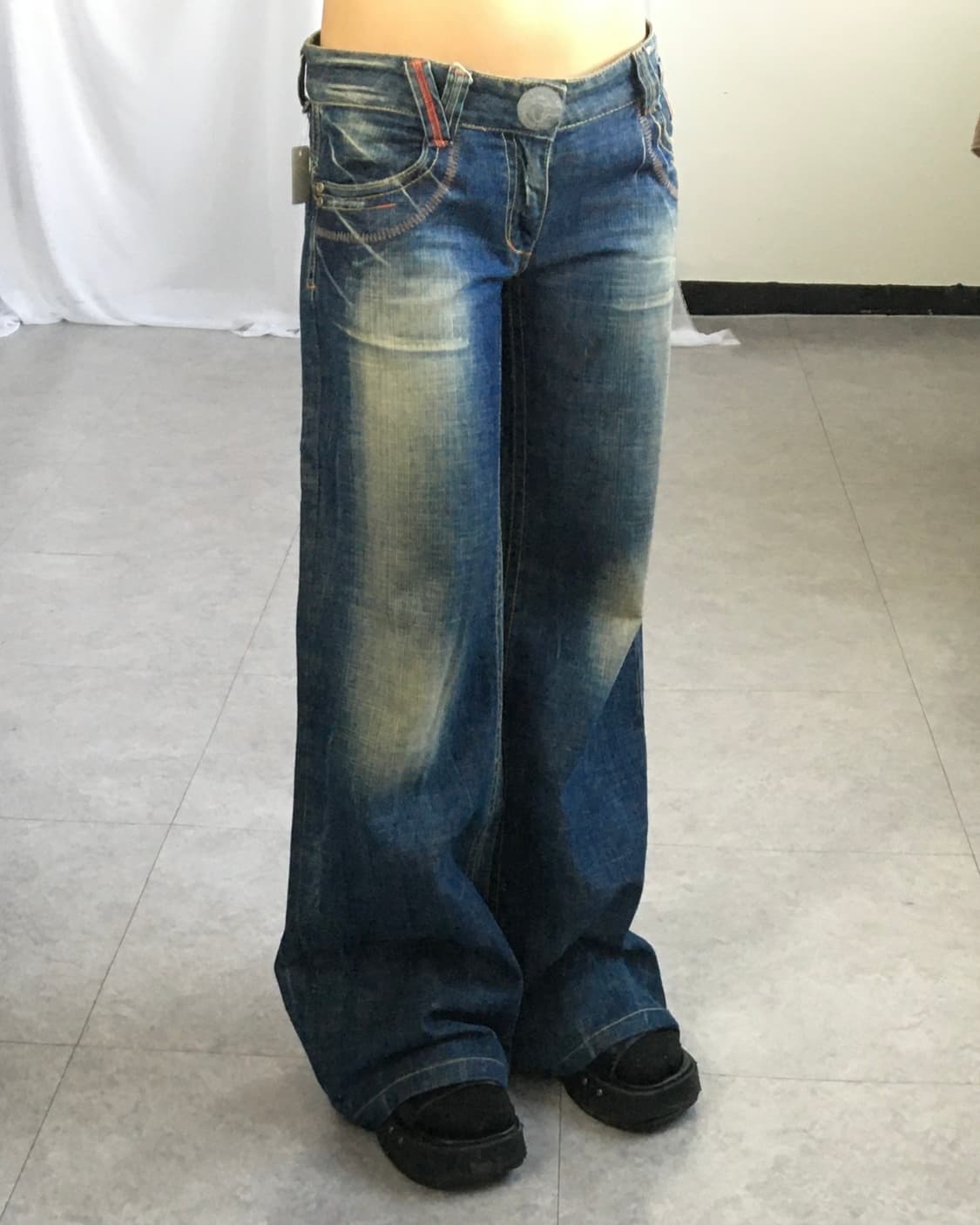 Red pepper back needle work point denim  상품이미지10