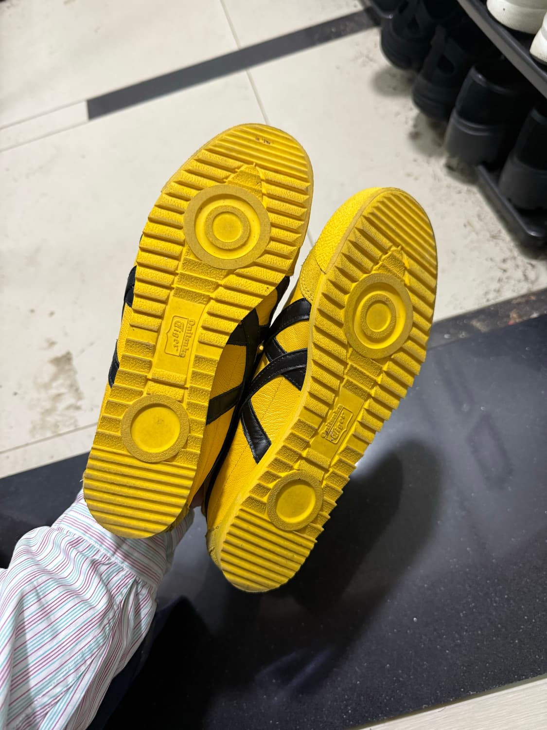 오니츠카 타이거 멕시코66 디럭스 닛폰메이드 옐로우블랙 230 상품이미지3