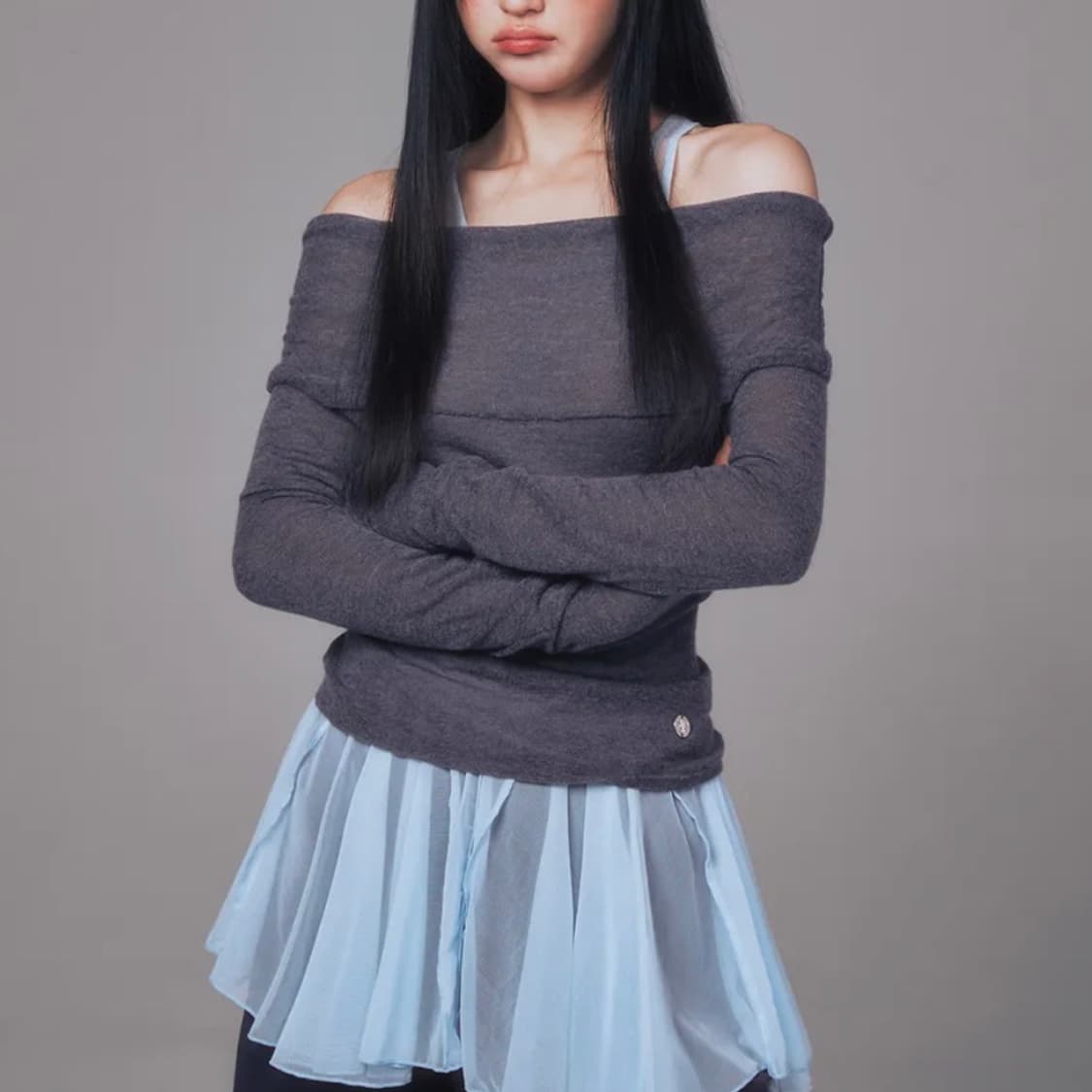유희 베이직 오프숄더 니트 챠콜 상품이미지1