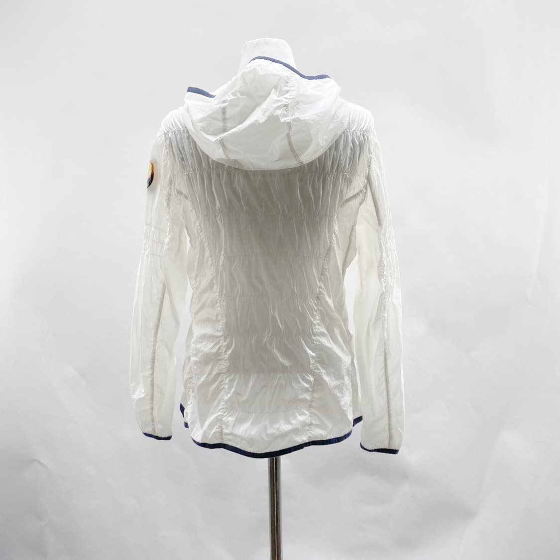 팜스프링스 여성후드경량바람막이 화이트 95 상품이미지3