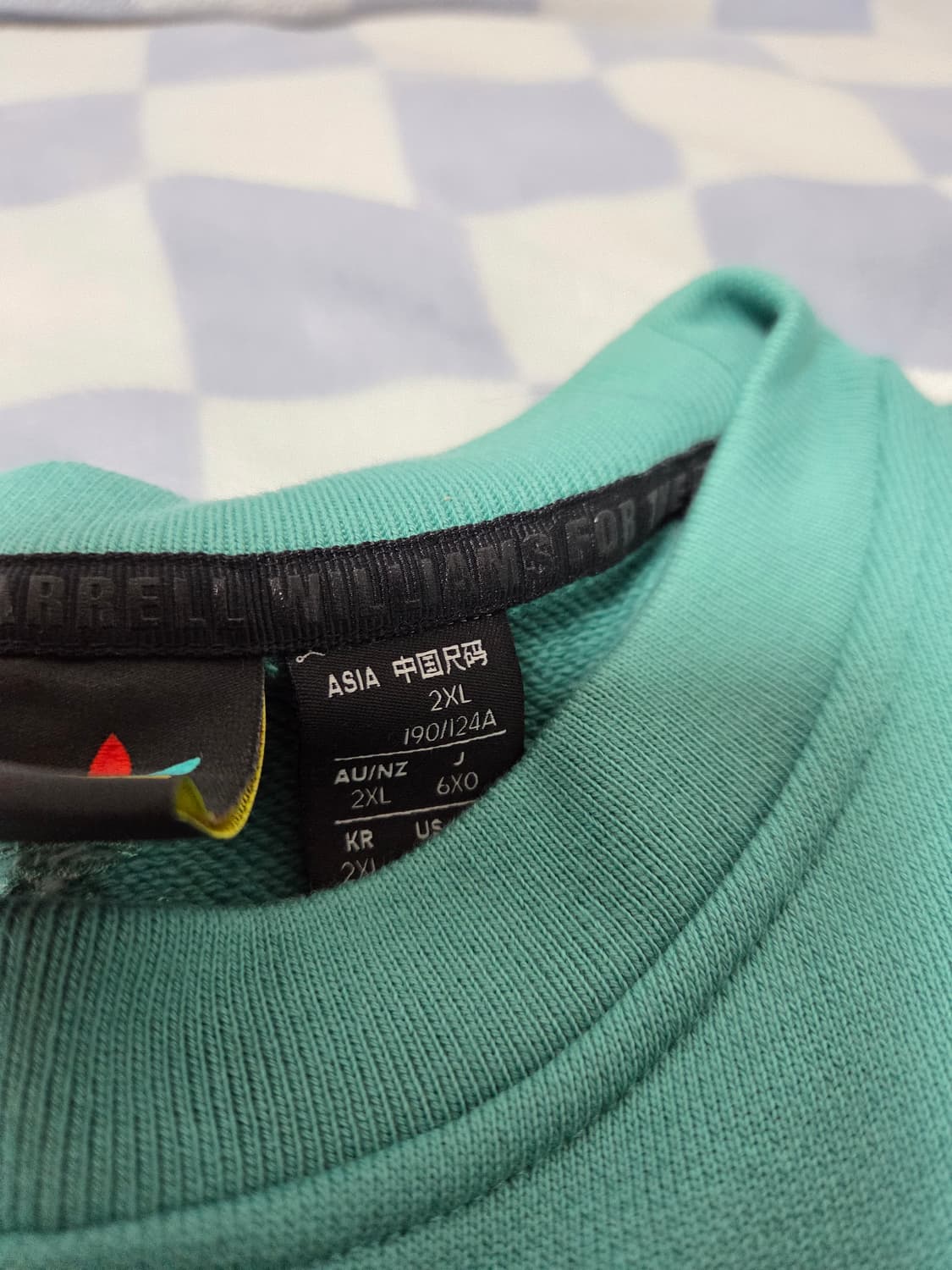 아디다스 퍼렐윌리암스 휴먼레이스 베이직 크루넥 맨투맨 티셔츠 XXL 그린 상품이미지3