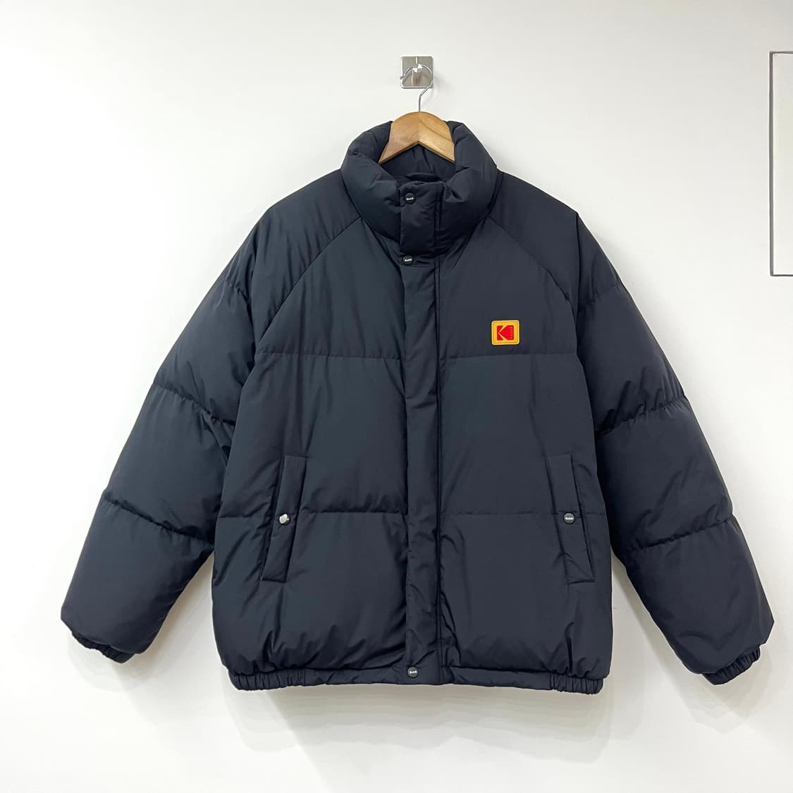 코닥 구스다운 블랙 숏패딩 자켓 상품이미지2