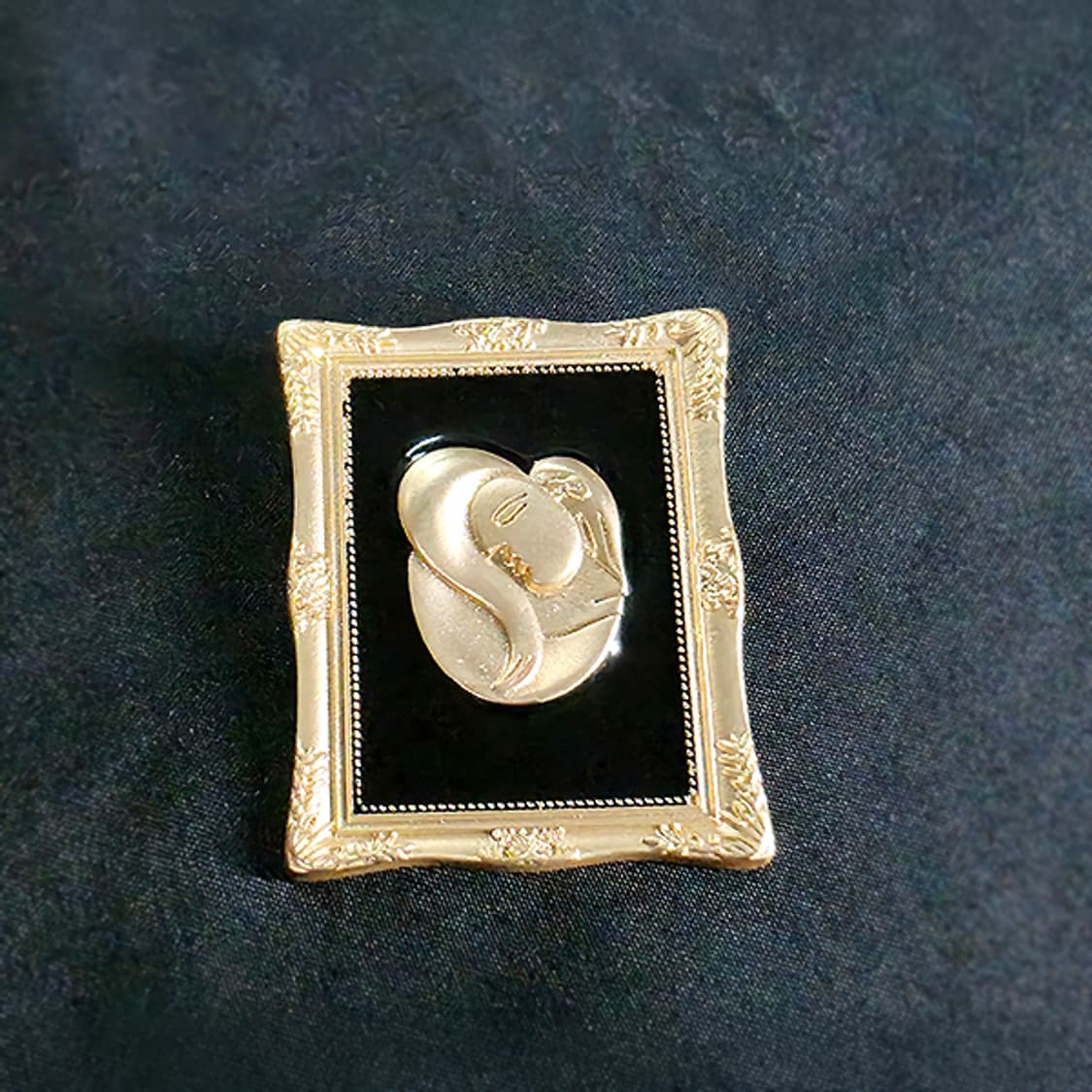 𝒫𝑜𝓇𝓉𝓇𝒶𝒾𝓉  브로치 상품이미지1