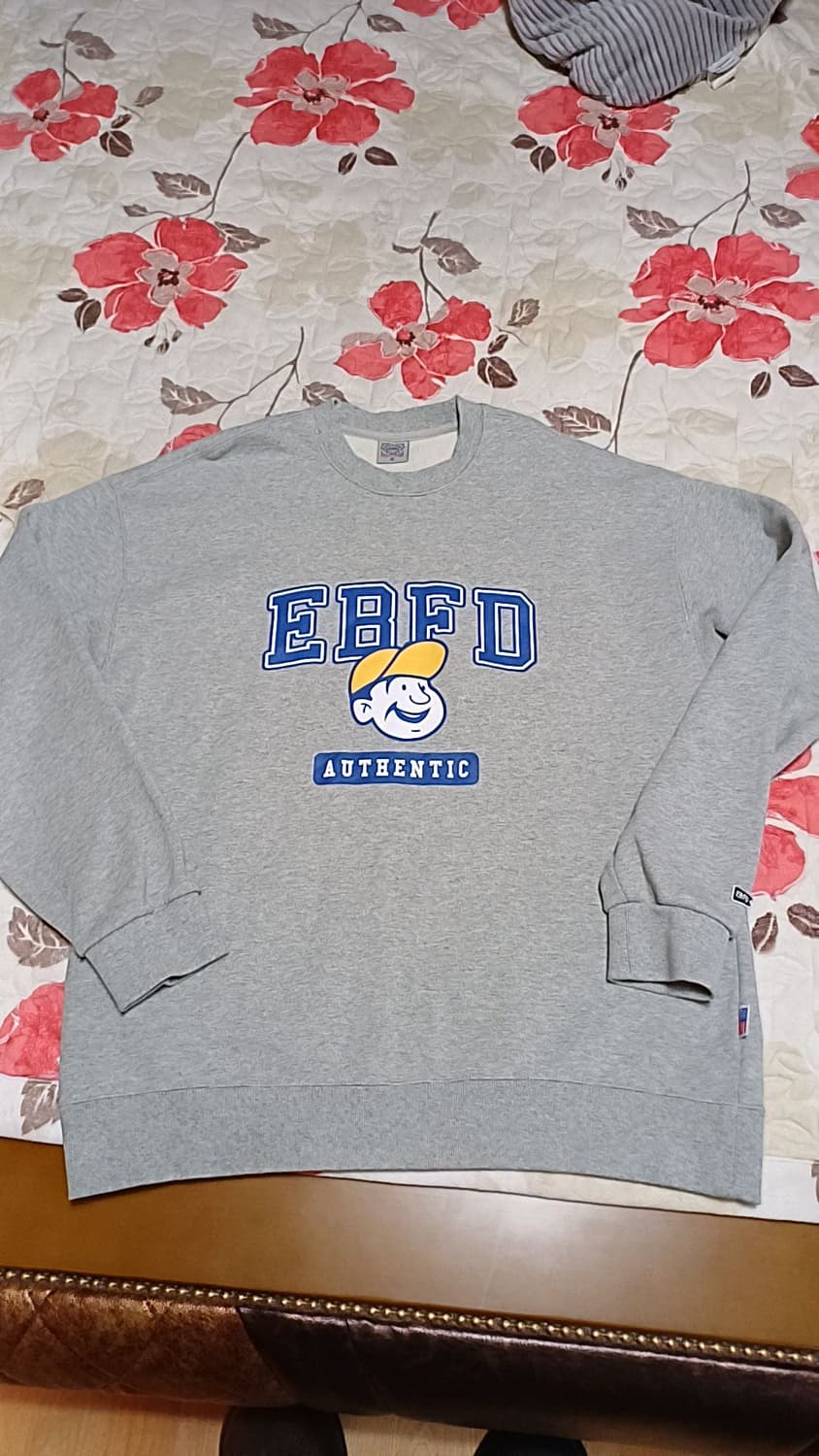 이벳필드 맨투맨 실측110 가슴60 기장74 상품이미지1