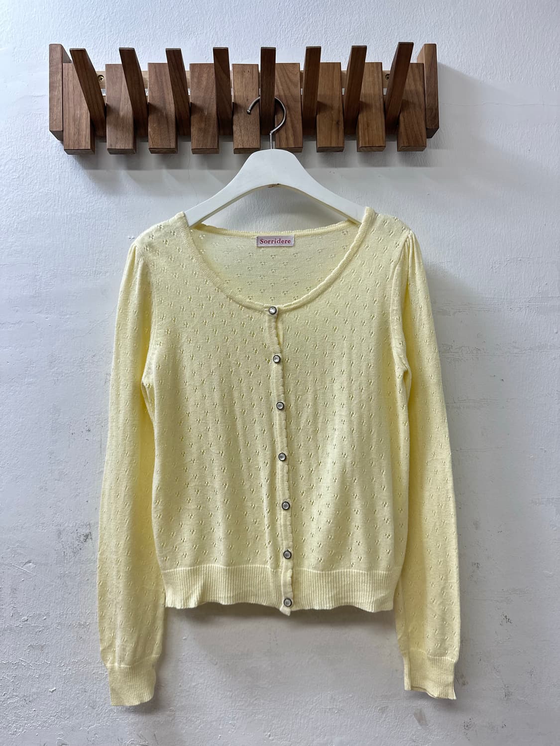 일본빈티지 Sorridere 펀칭 자수 버튼 디테일 가디건 상품이미지1
