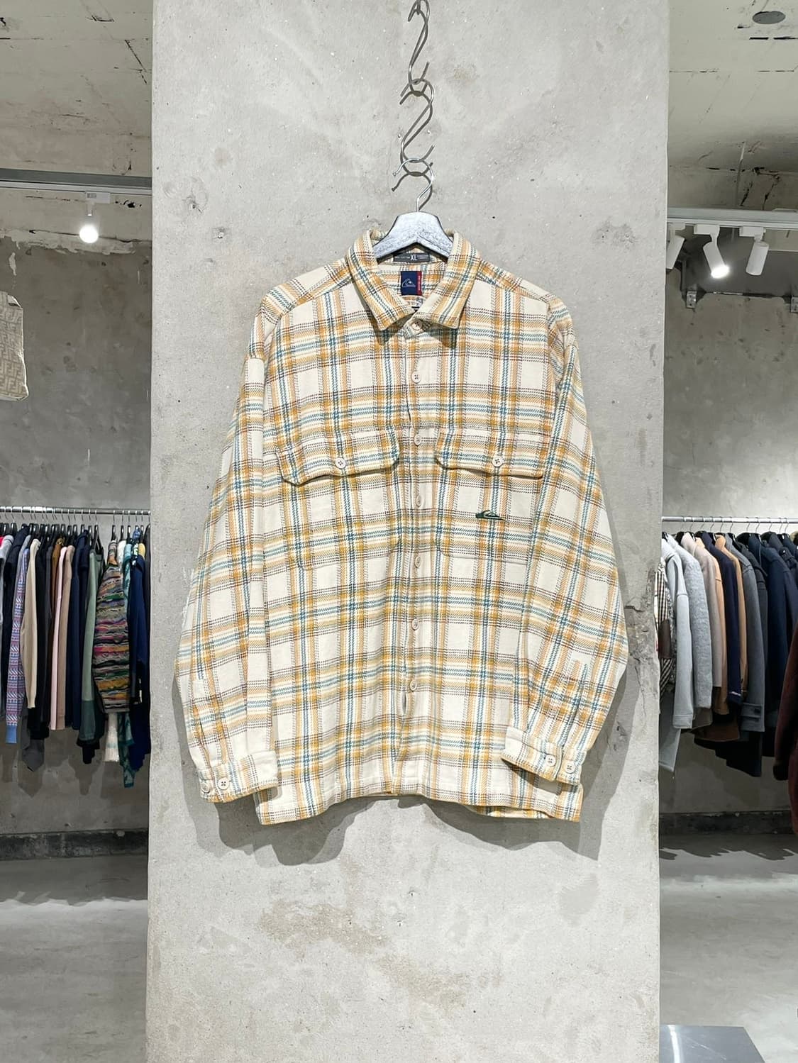 퀵실버 아이보리 체크 트윈 포켓 플란넬 셔츠 상품이미지1