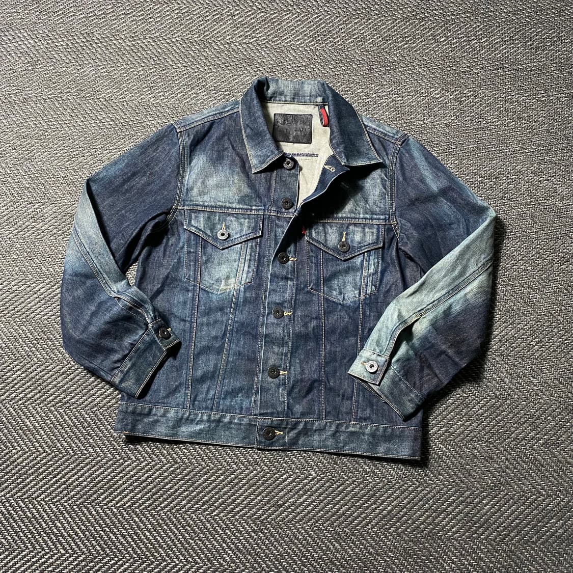 리바이스 레드룹 Y2K 생지 페이딩 워싱 데님자켓 XL 상품이미지3