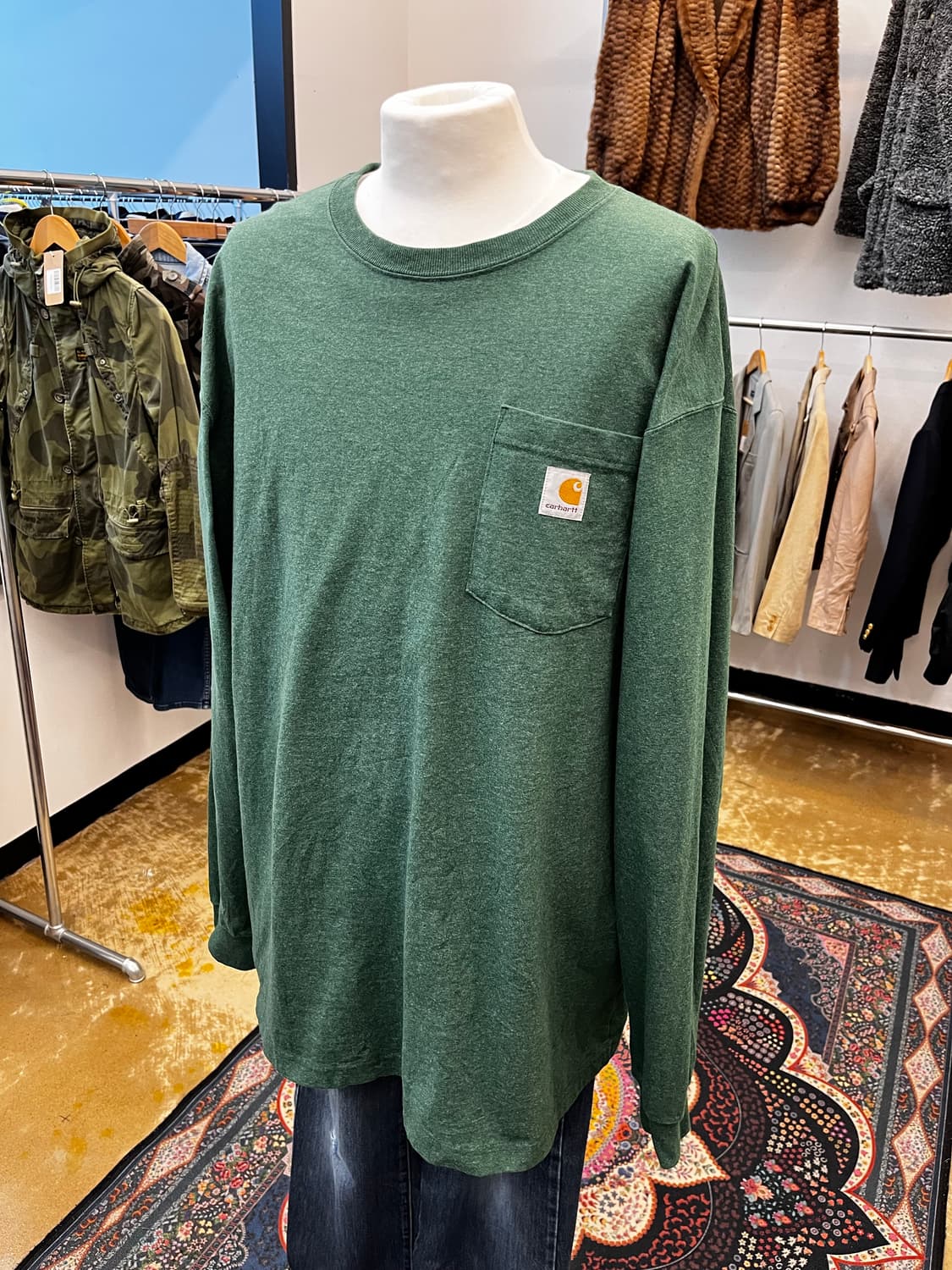 칼하트 루즈핏 포켓 롱슬리브 티셔츠 그린 상품이미지1