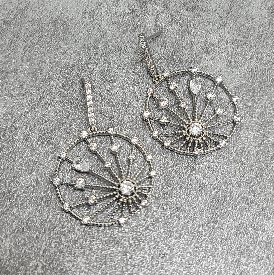 point earrings 상품이미지1